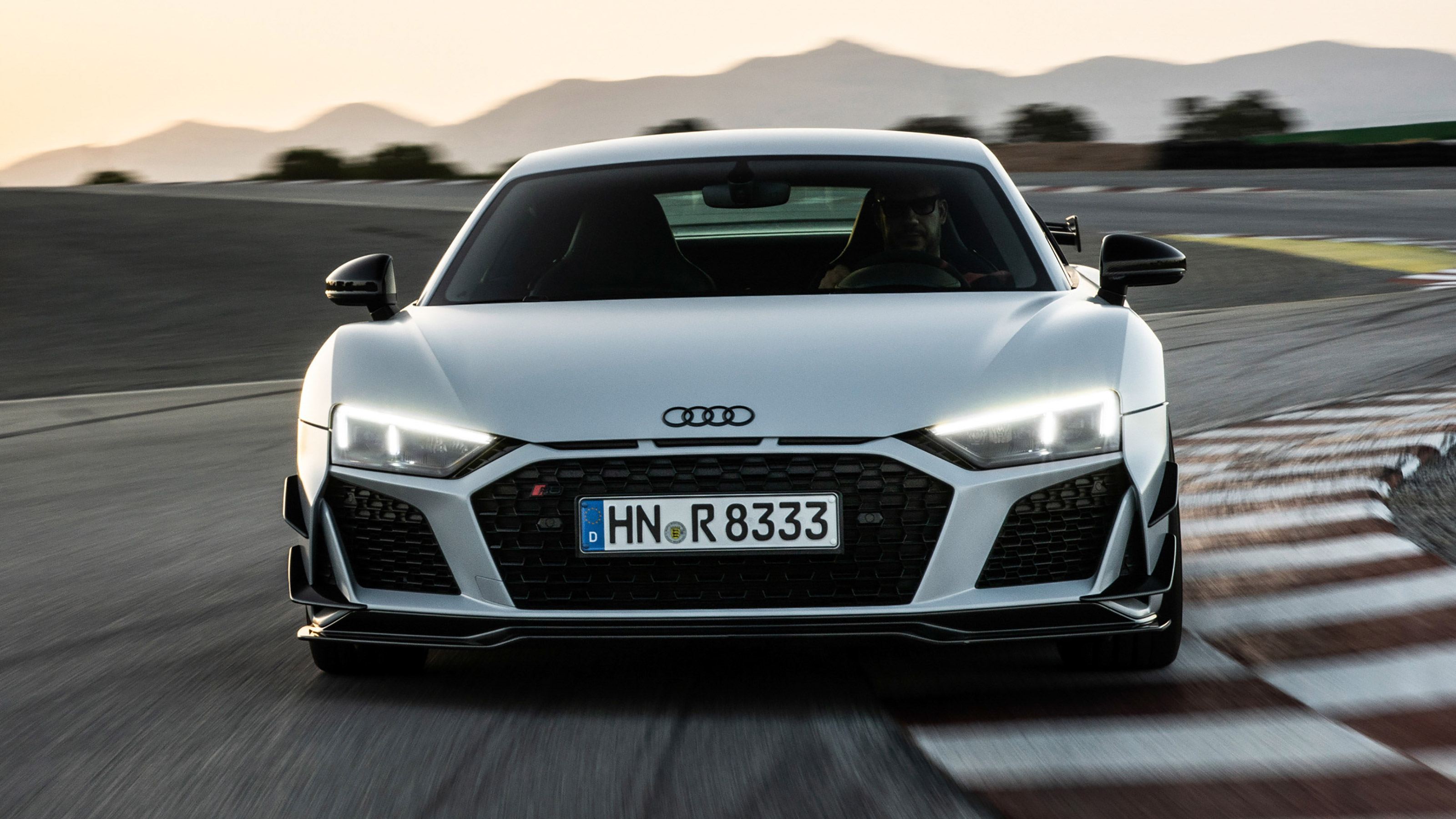 Audi R8 V10 GT RWD - front track