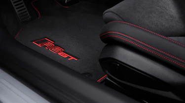Audi R8 V10 GT RWD - interior detail