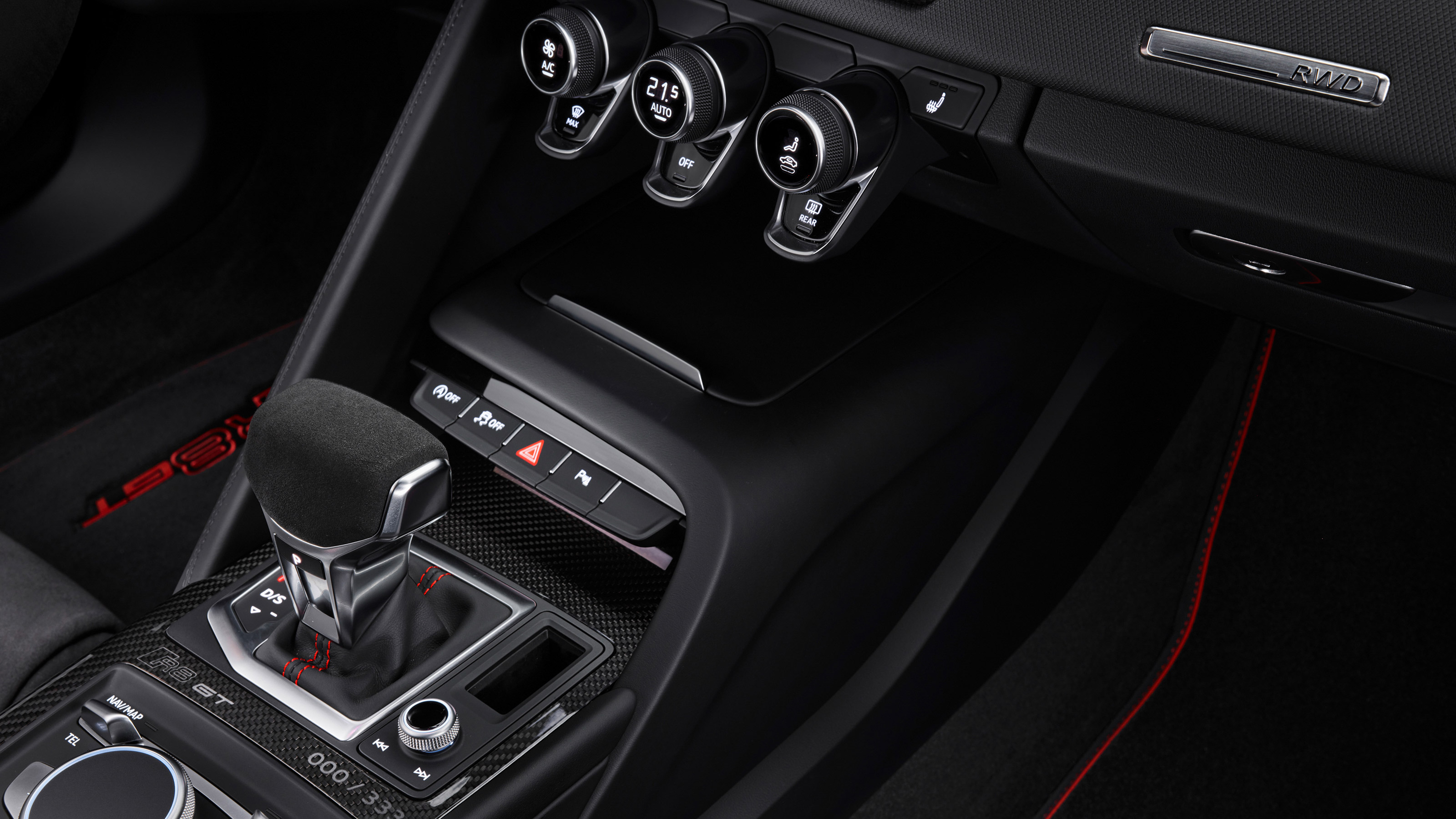 Audi R8 V10 GT RWD - interior