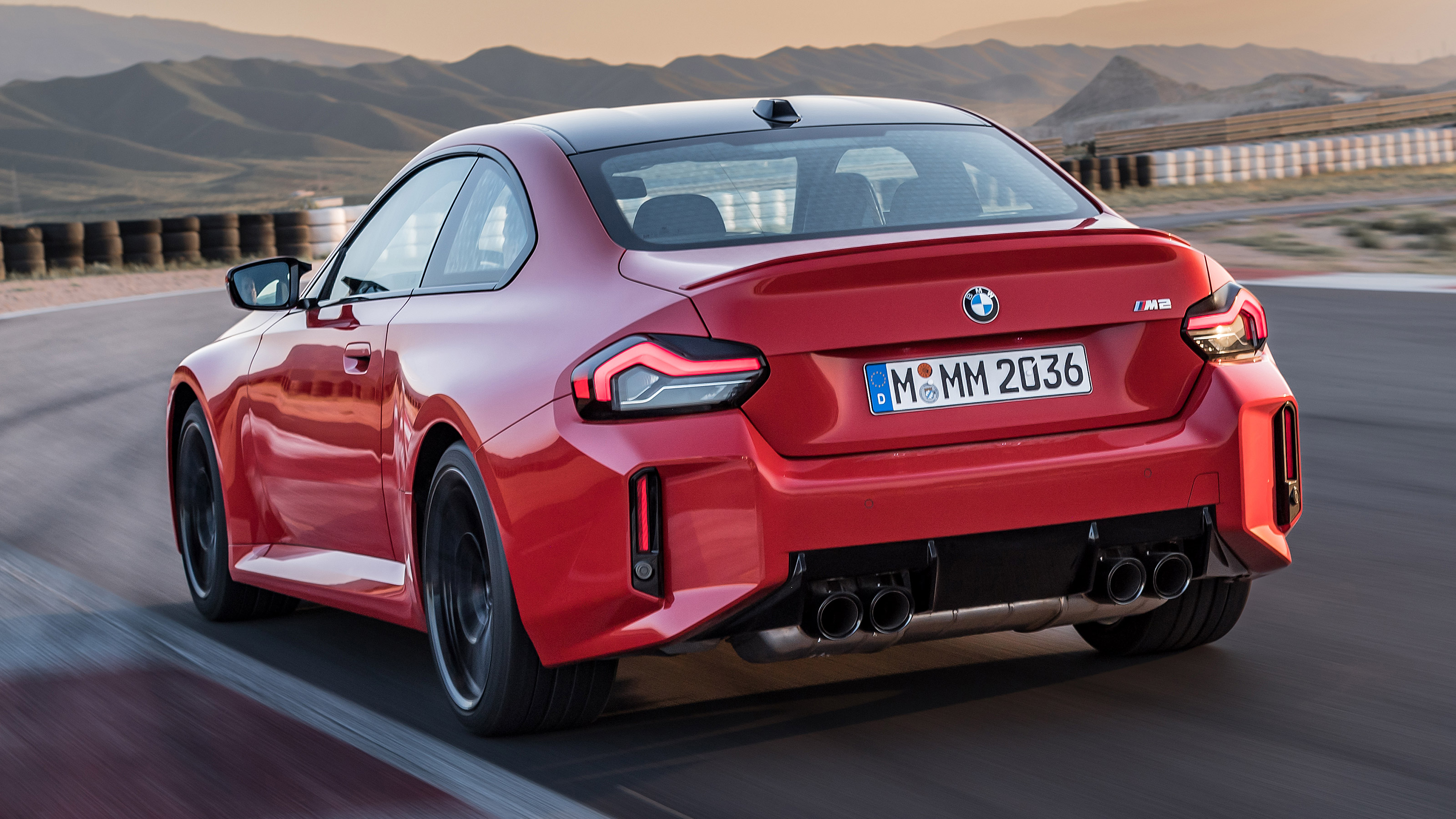 BMW M2 - rear action