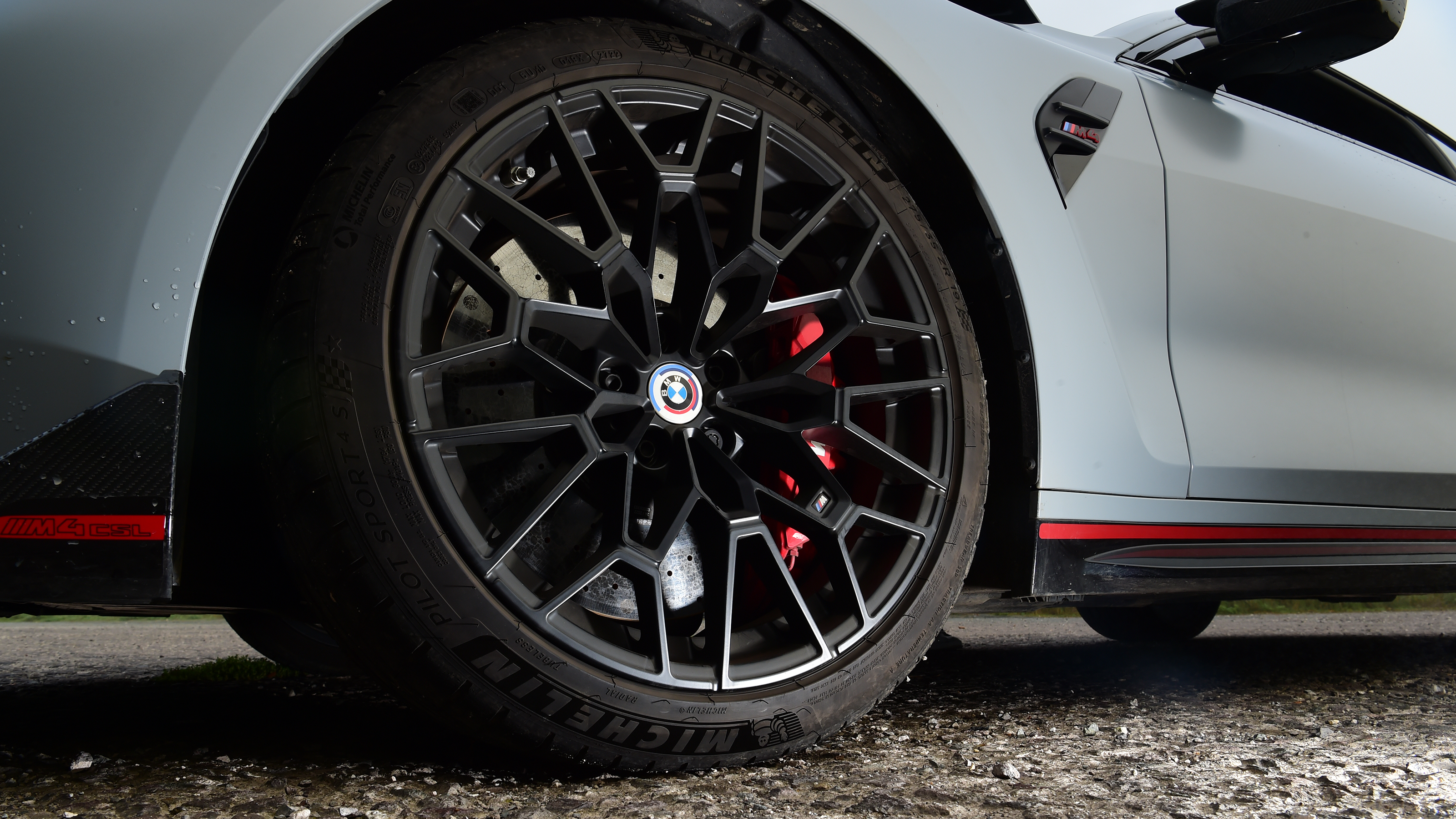BMW M4 CSL - front n/s wheel