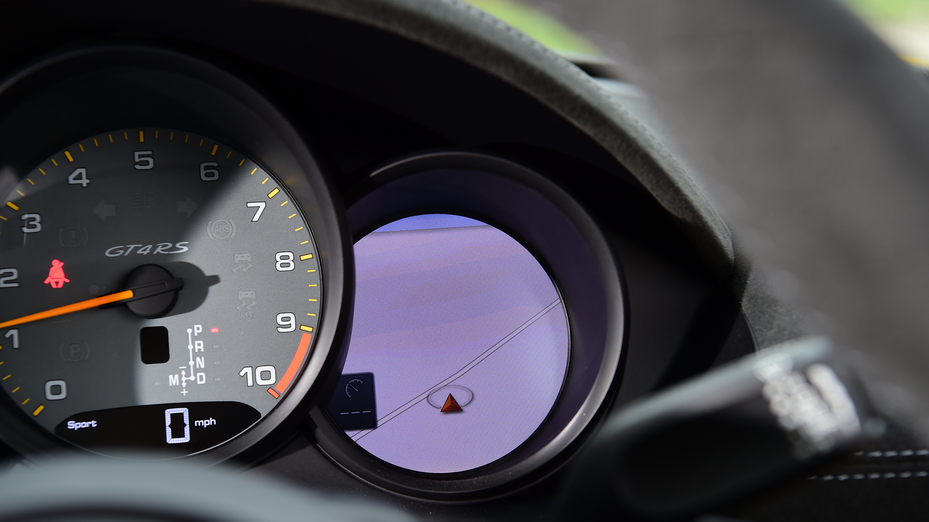 Porsche 718 GT4 RS - dials