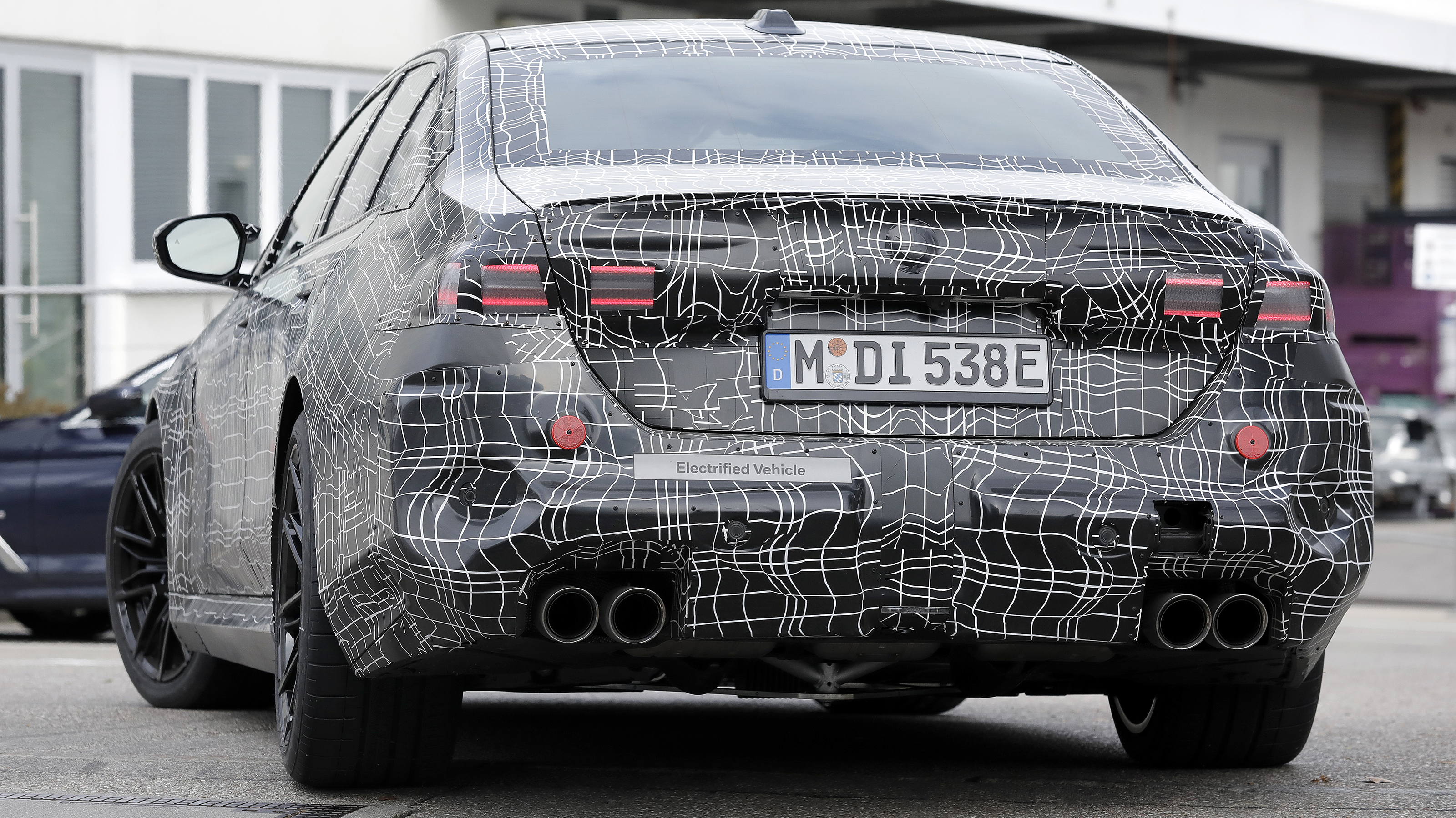 BMW M5 Hybrid - rear