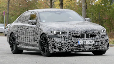 BMW M5 Hybrid - front cornering