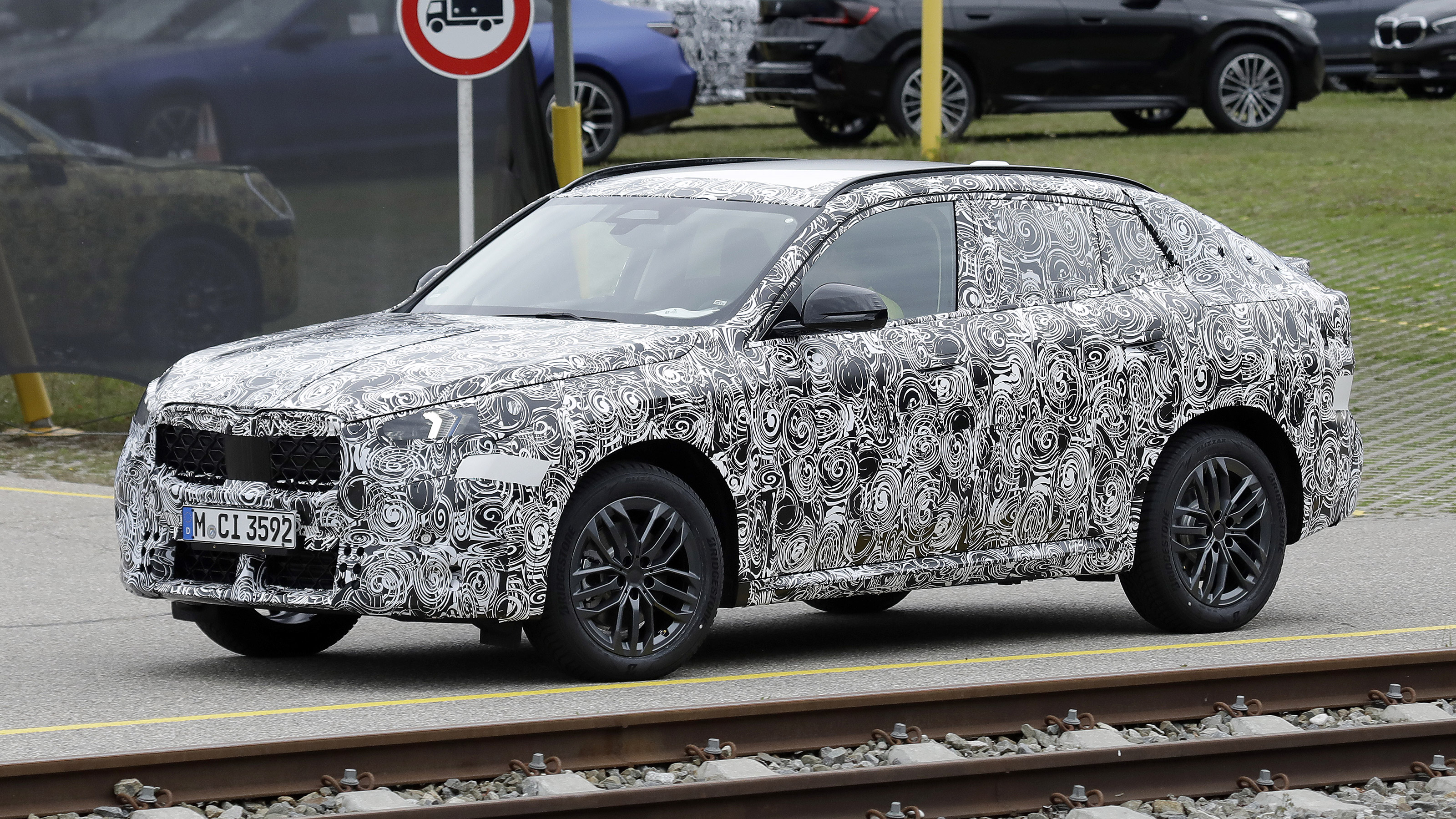 BMW X2 spyshot 2