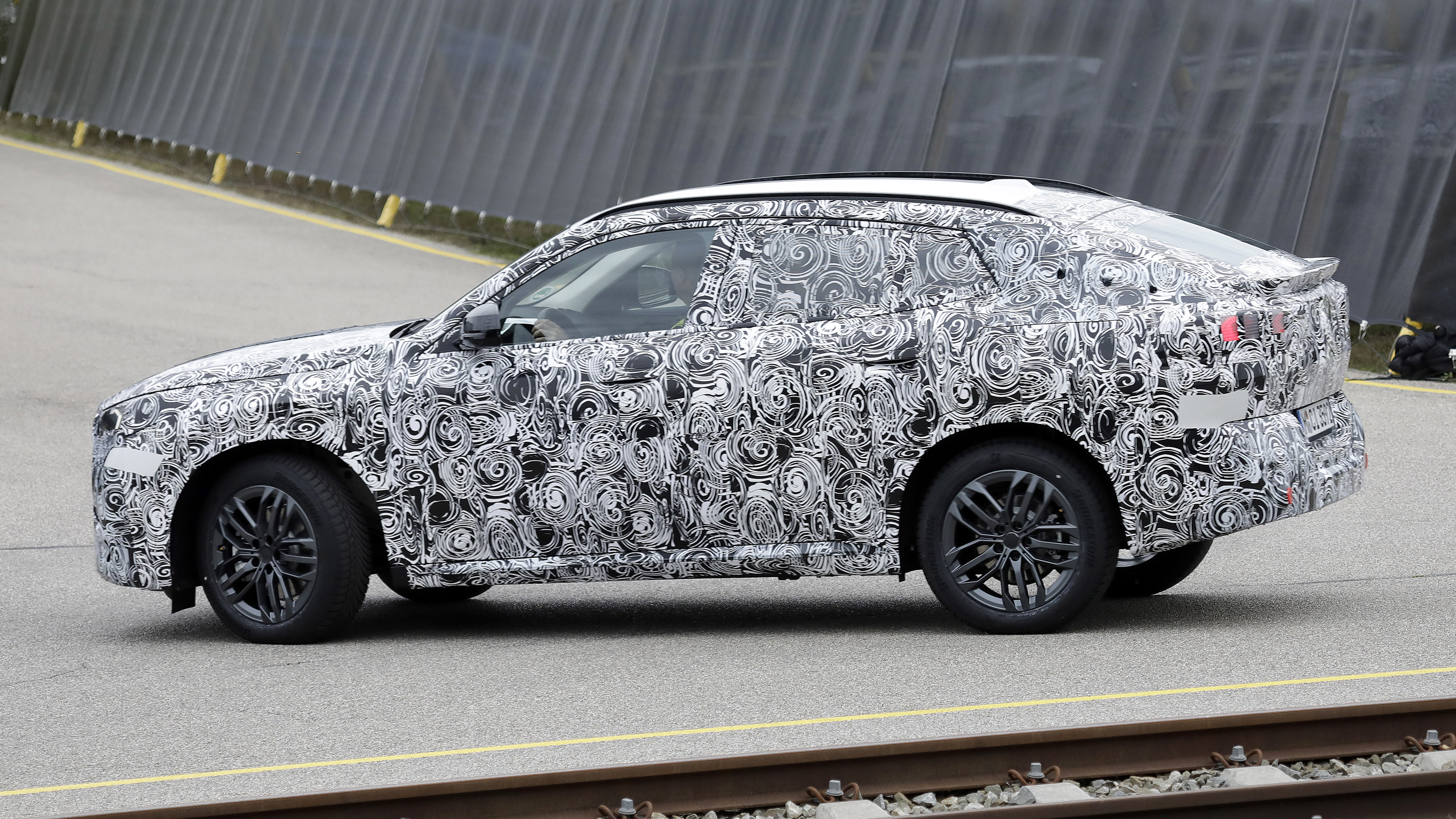 BMW X2 spyshot 4