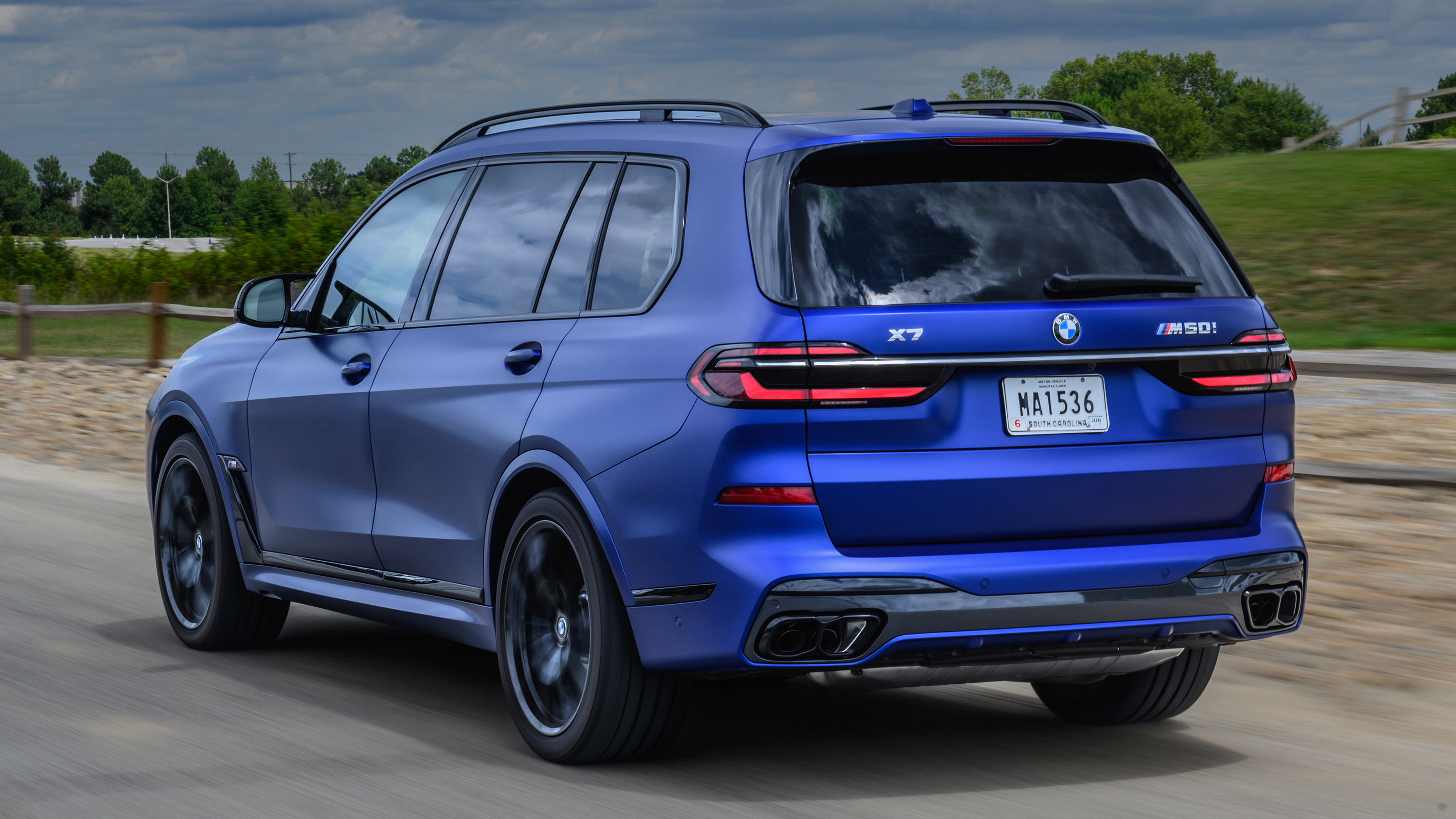 BMW X7 M60i xDrive - rear