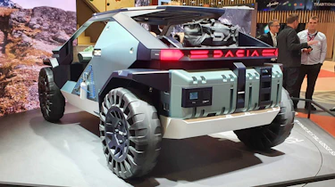 Dacia Manifesto - rear Paris