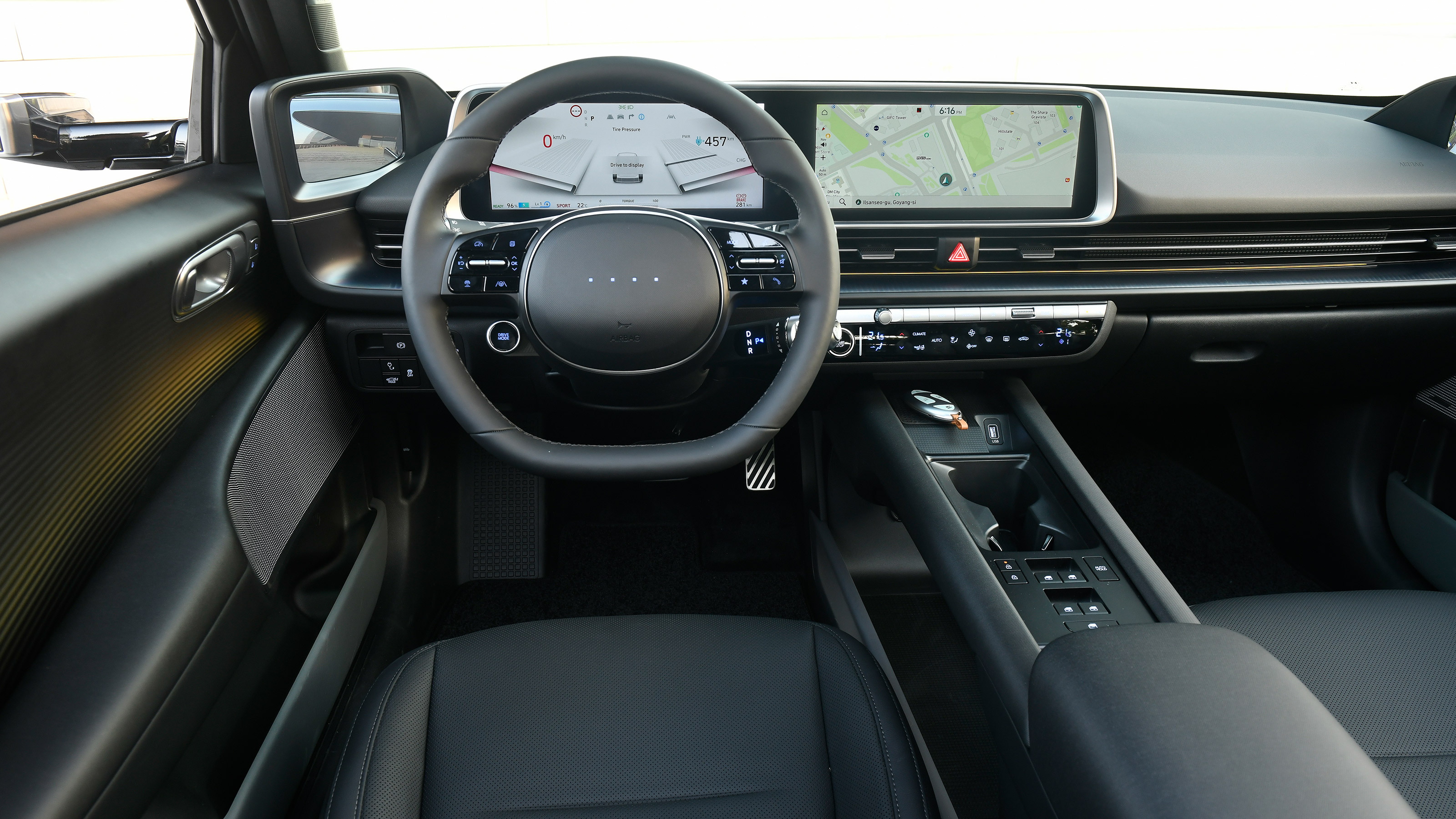 Hyundai Ioniq 6 - dash