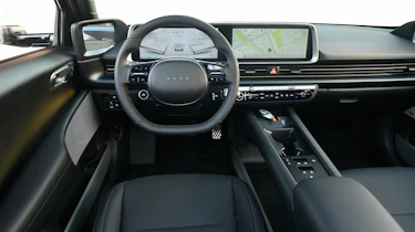 Hyundai Ioniq 6 - dash