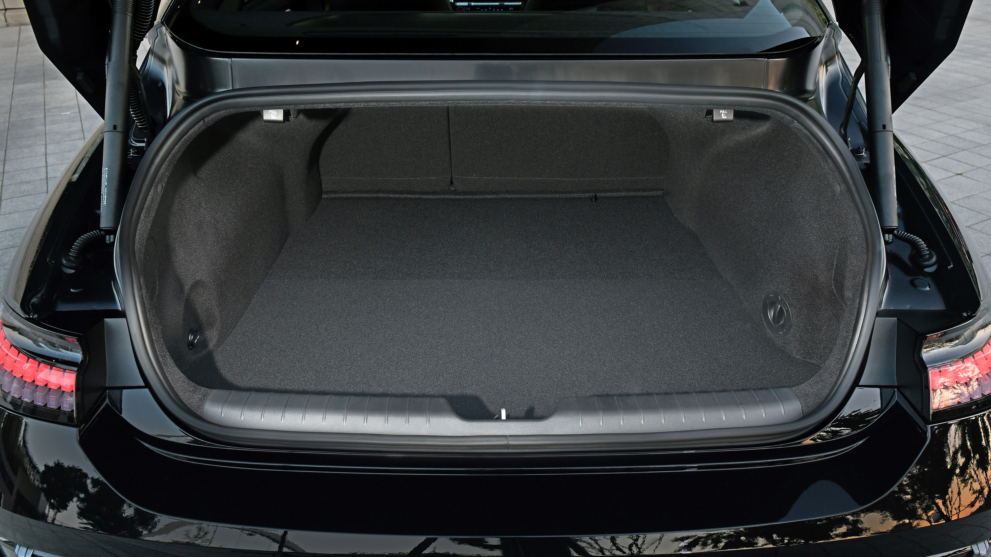 Hyundai Ioniq 6 - boot