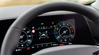 Kia Niro - dials