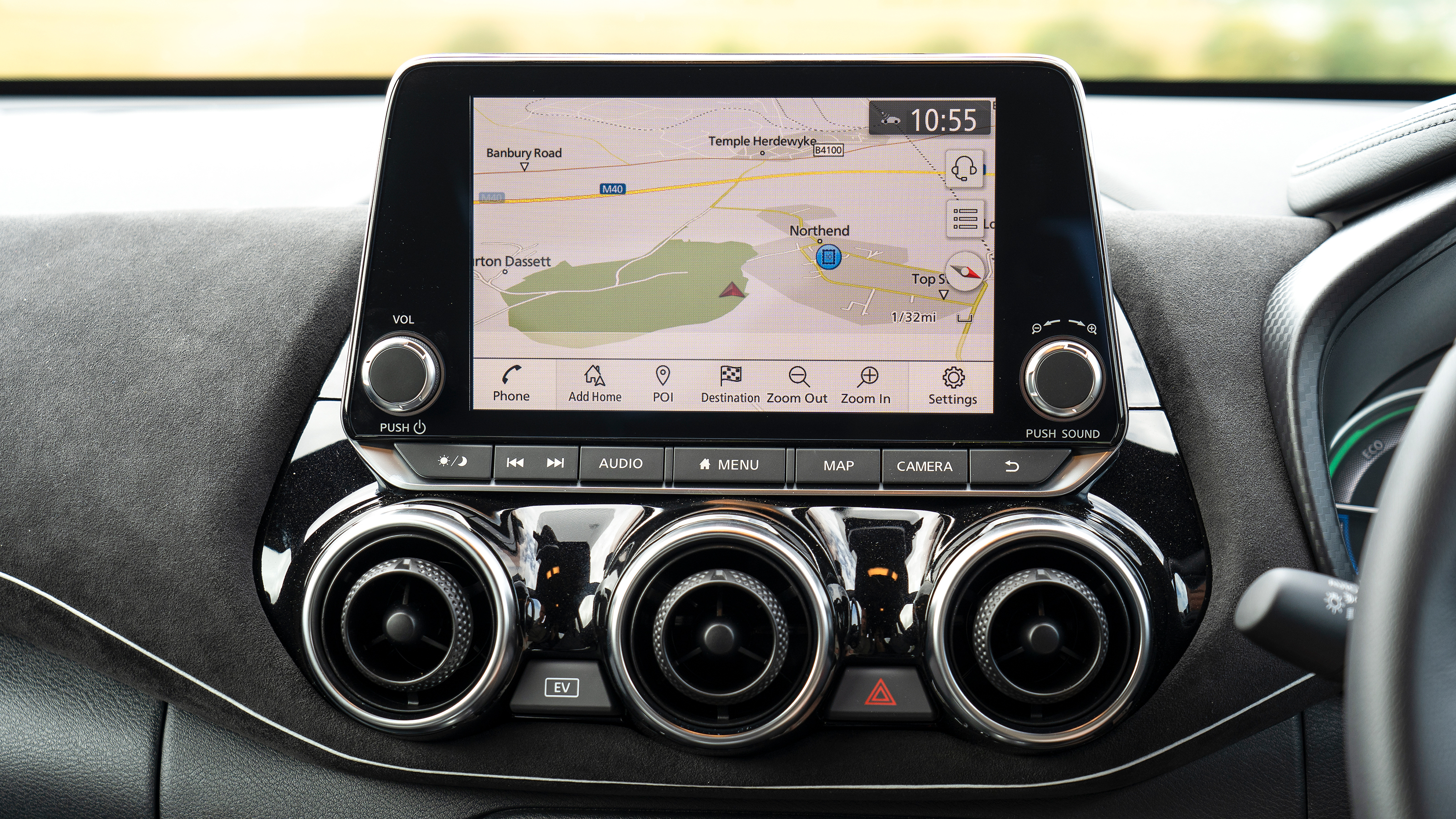 Nissan Juke - infotainment screen