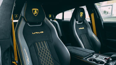 Lamborghini Urus Performante - front seats