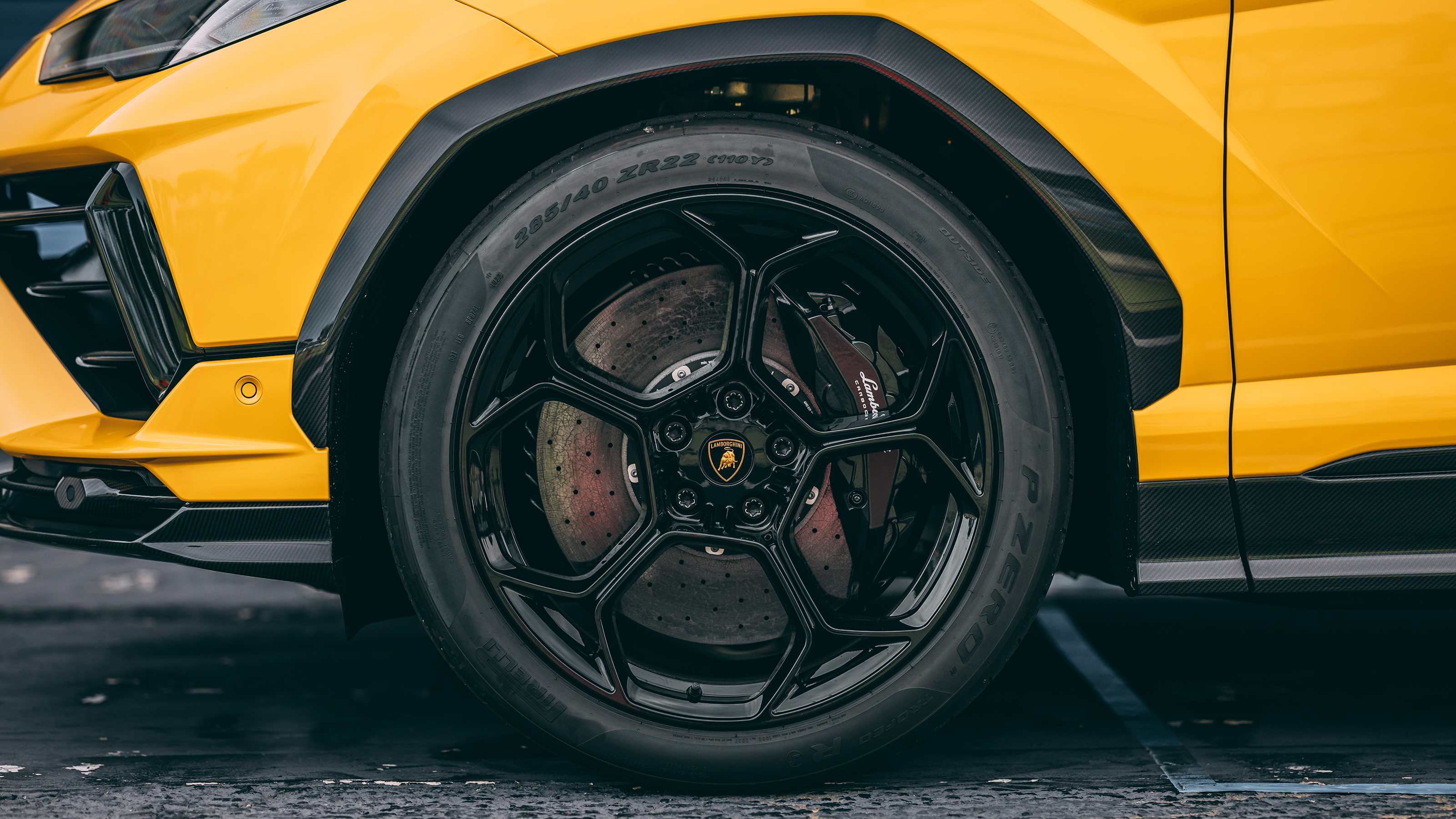  Lamborghini Urus Performante - front wheel