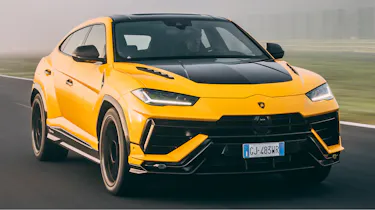 Lamborghini Urus Performante - front tracking