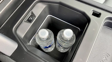 Land Rover Defender second report - water bottles