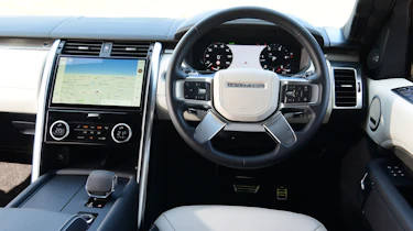Land Rover Discovery Metropolitan Edition - dash