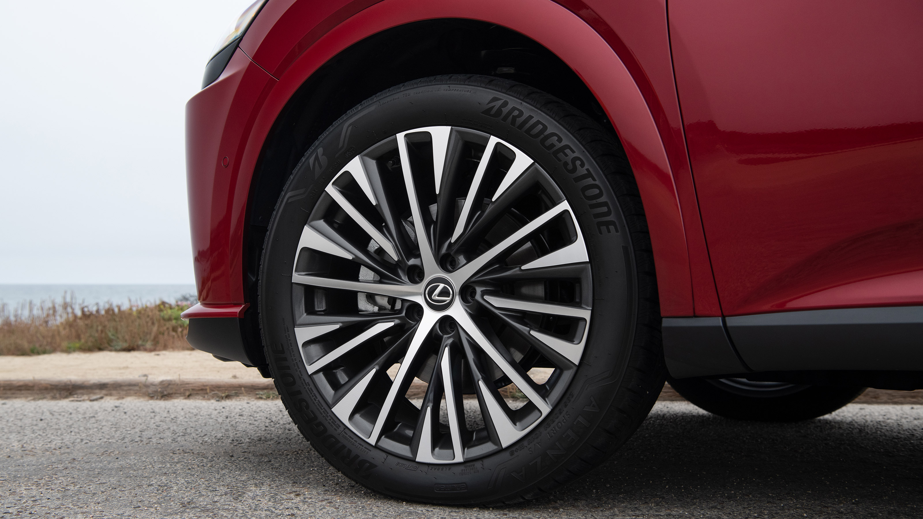 Lexus RX 350h - wheel