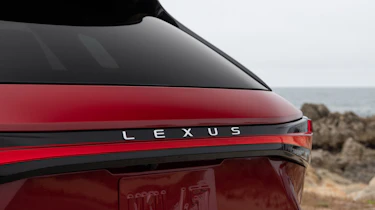 Lexus RX 350h - rear light
