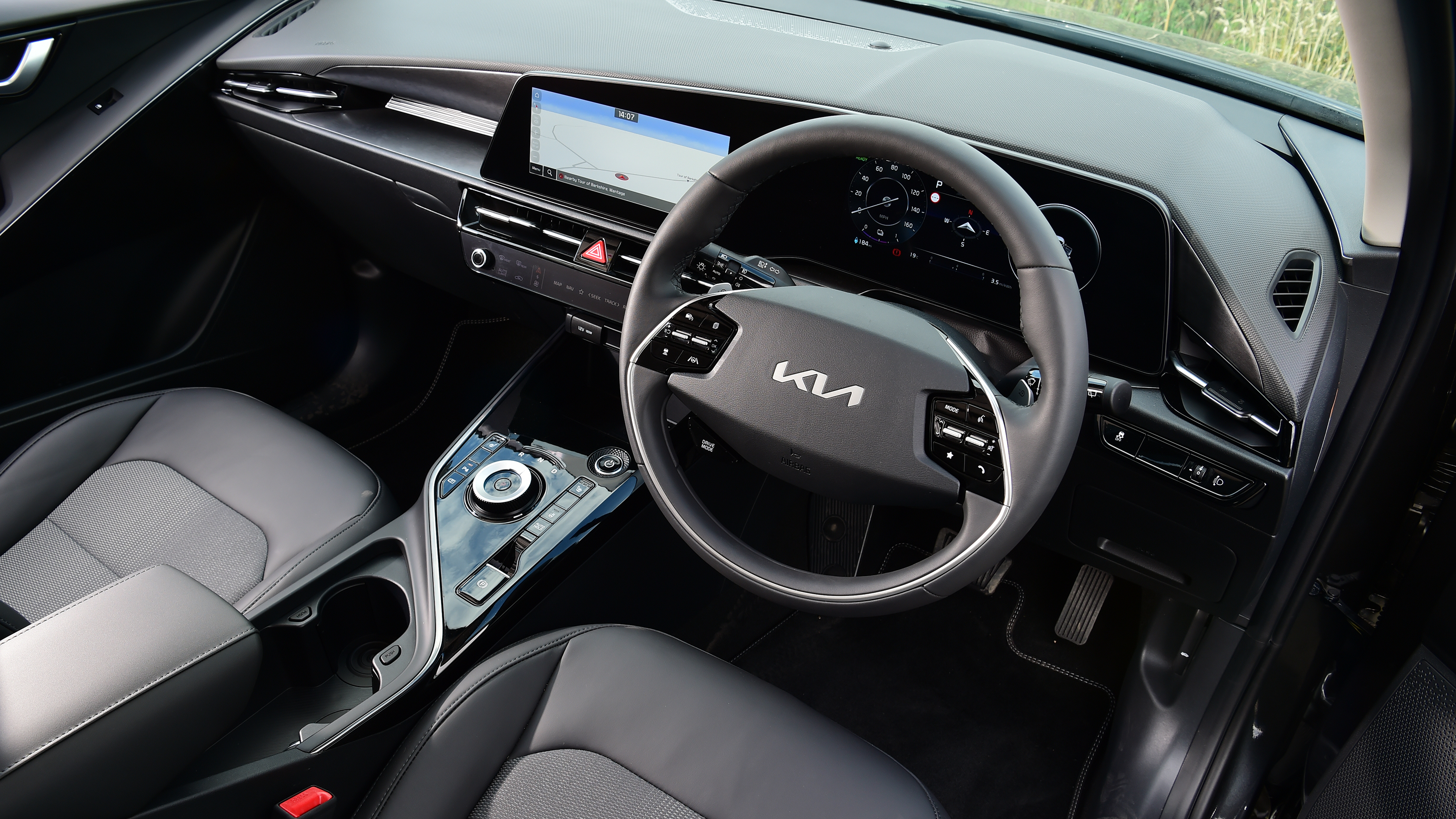 Kia Niro EV - interior (driver's door view)