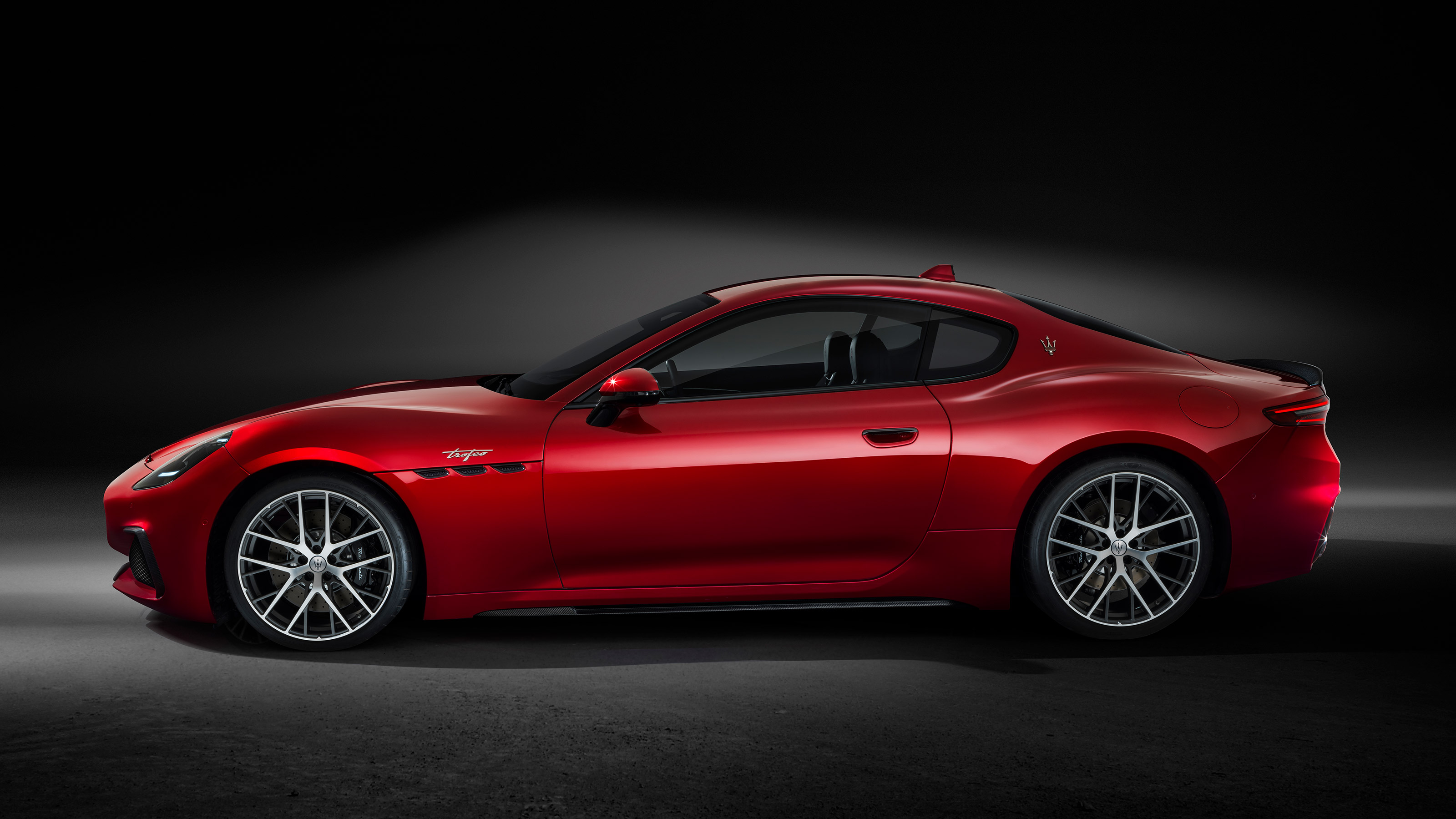 Maserati GranTurismo Trofeo - side