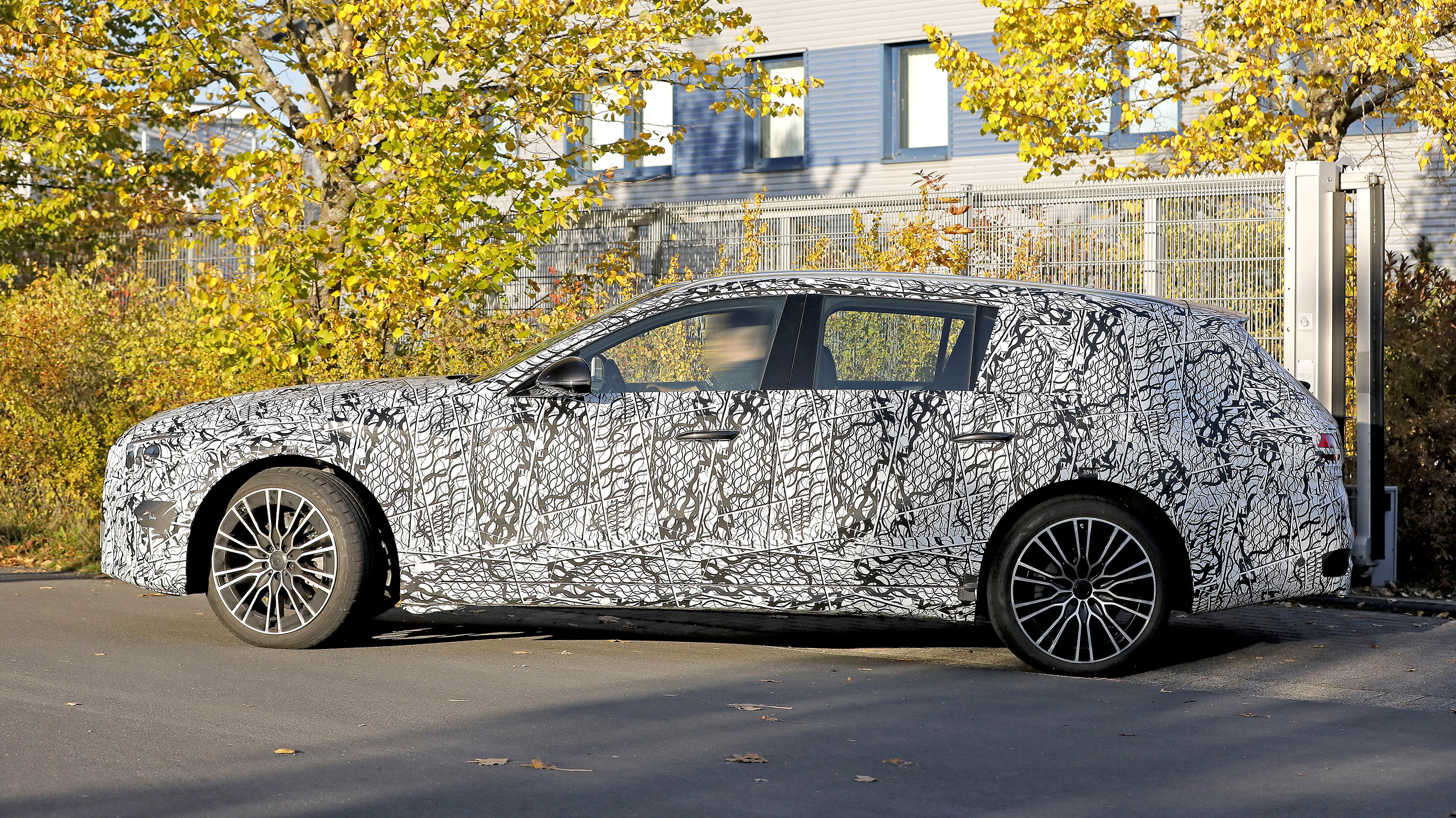 Mercedes E-Class Estate spyshot 3