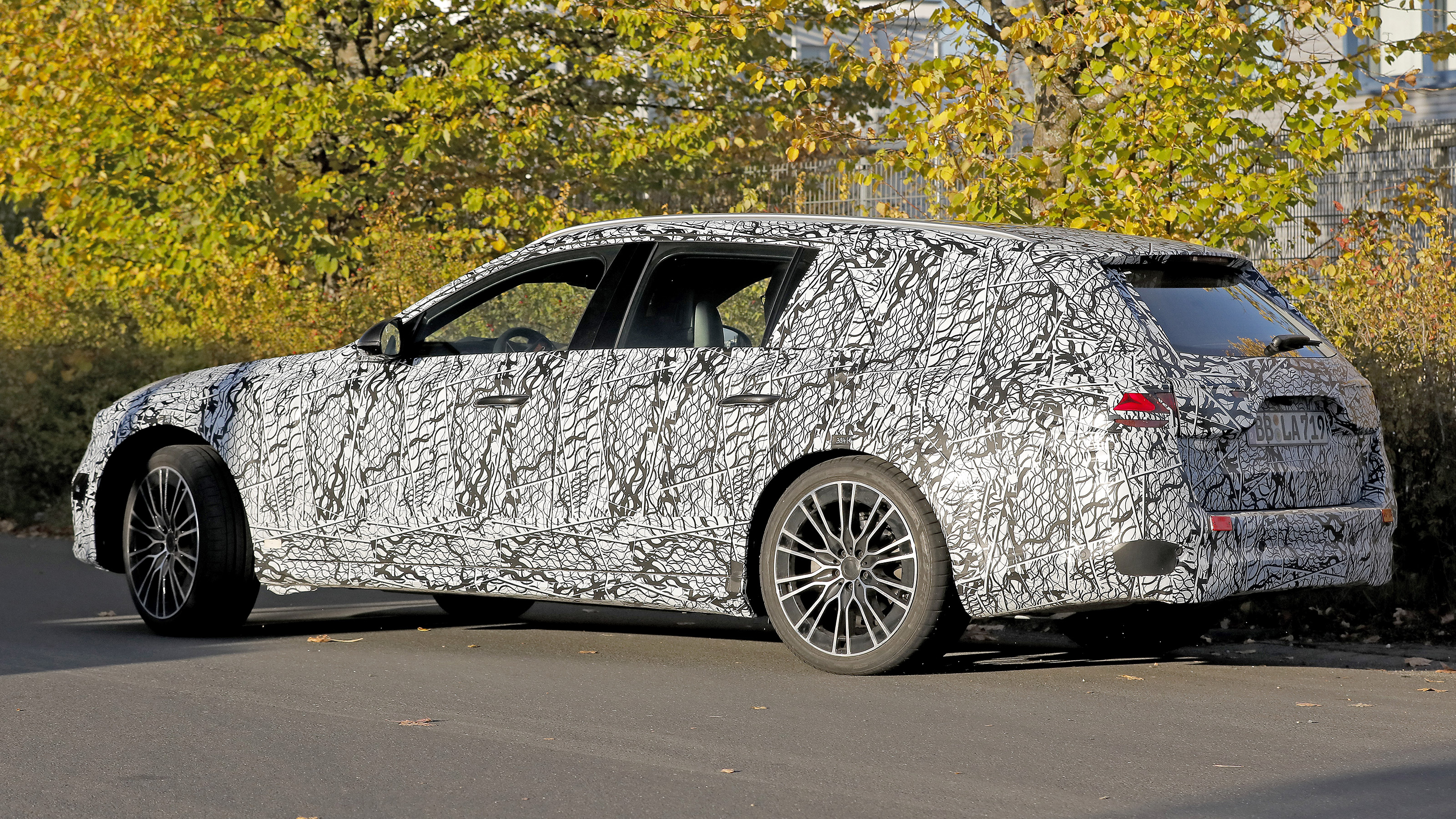Mercedes E-Class Estate spyshot 4