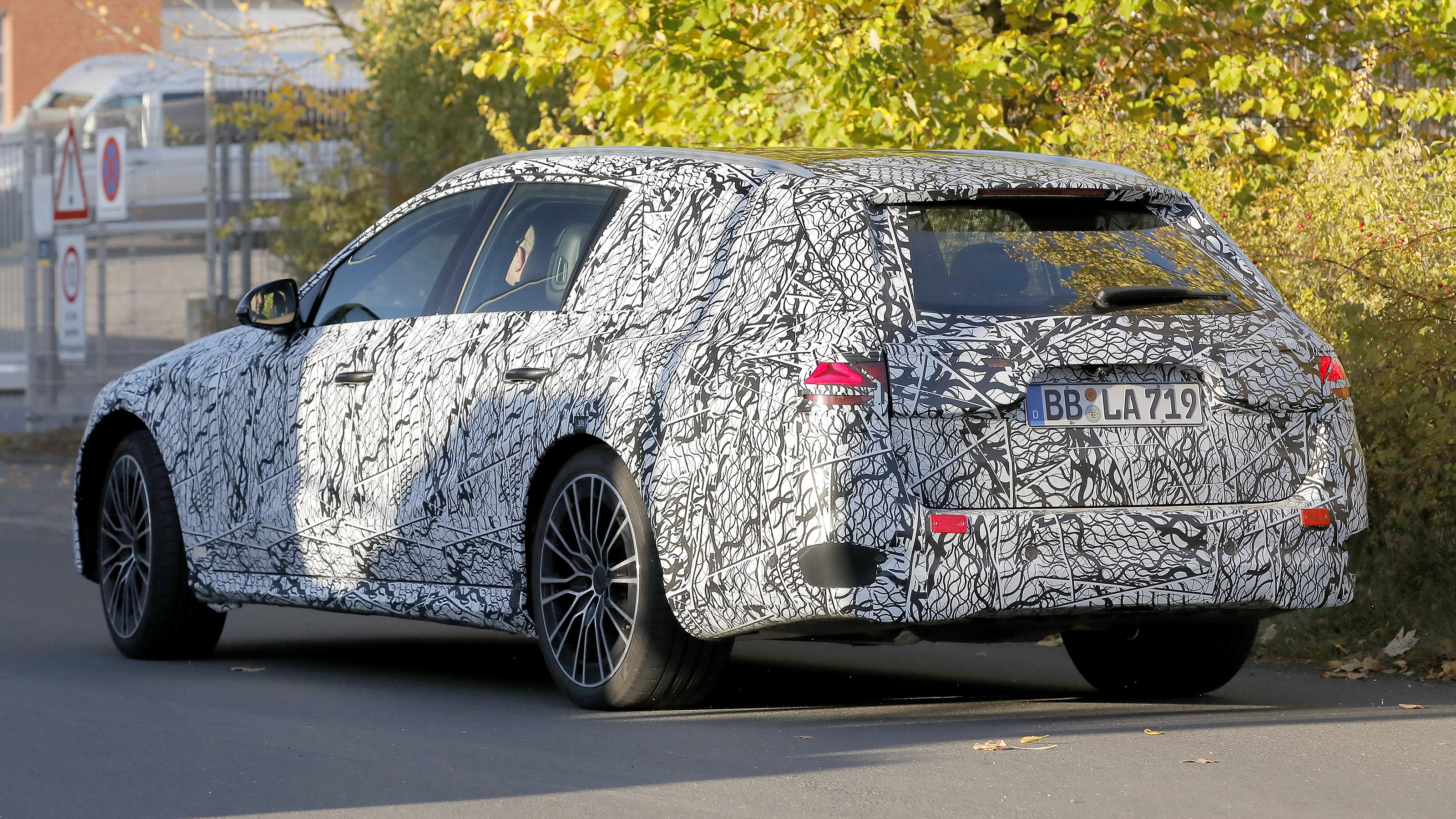 Mercedes E-Class Estate spyshot 5