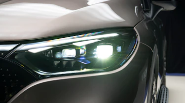 Mercedes EQE SUV - front light