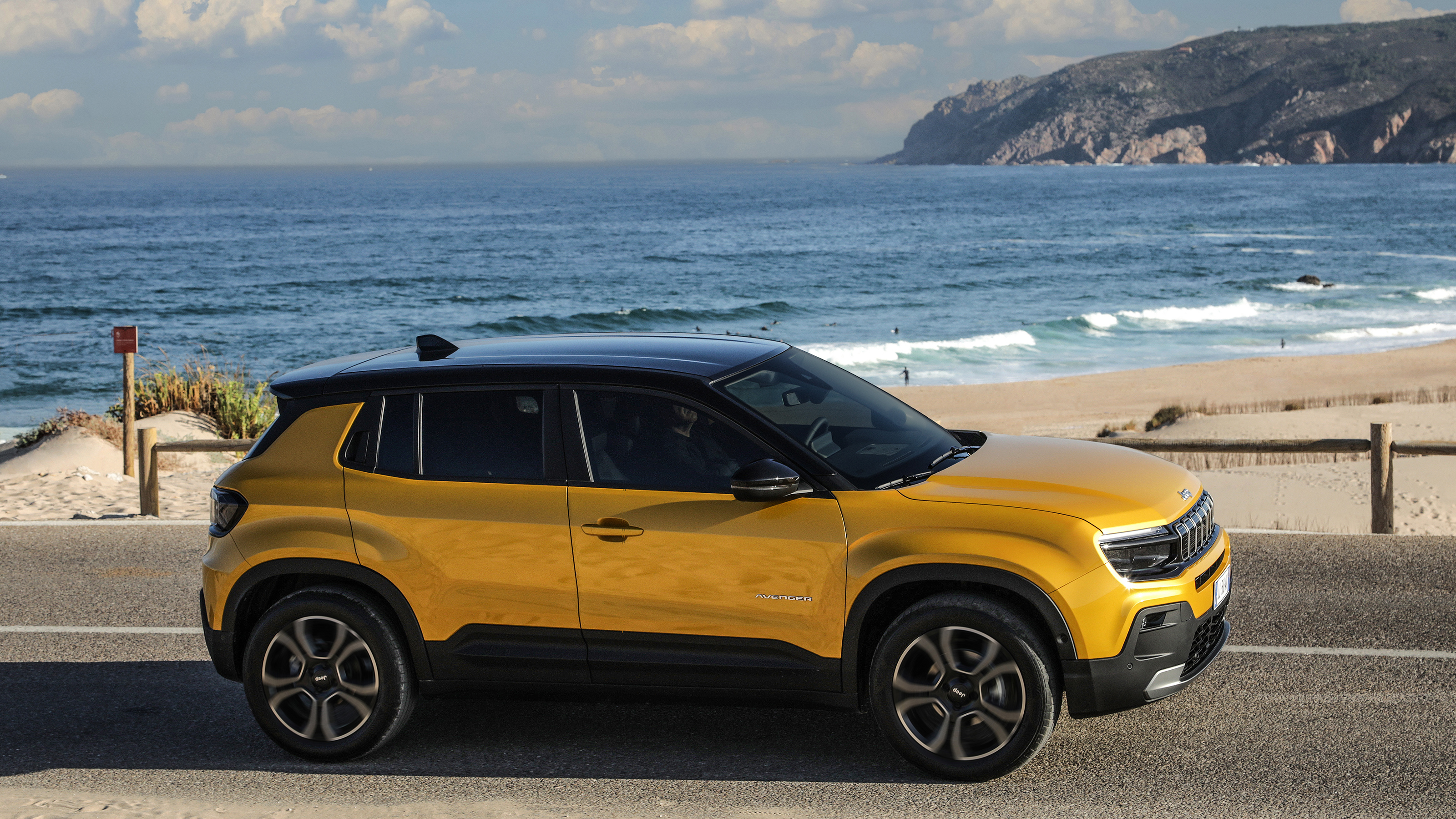 new Jeep Avenger side