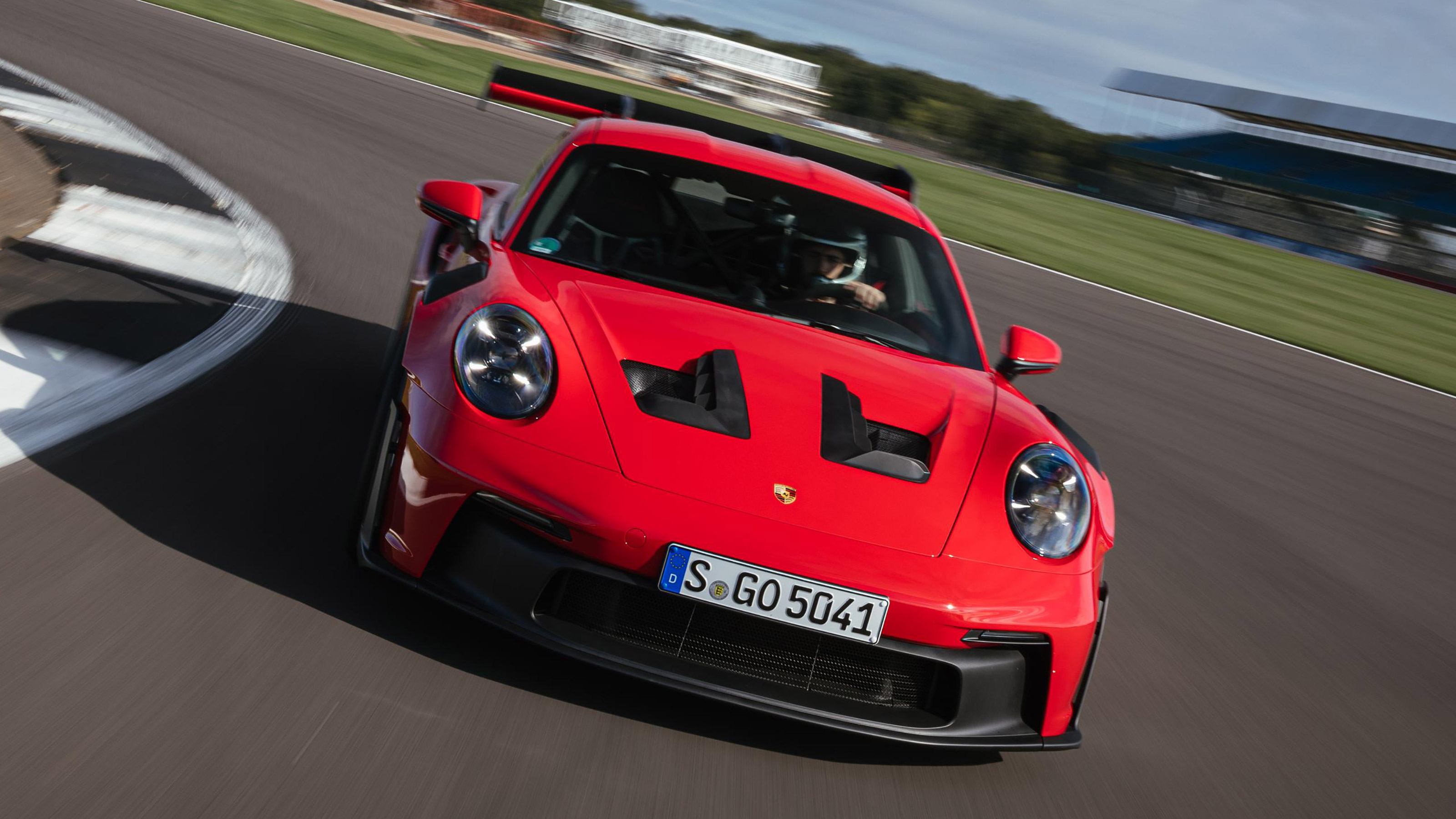 Porsche 911 GT3 RS - full front cornering