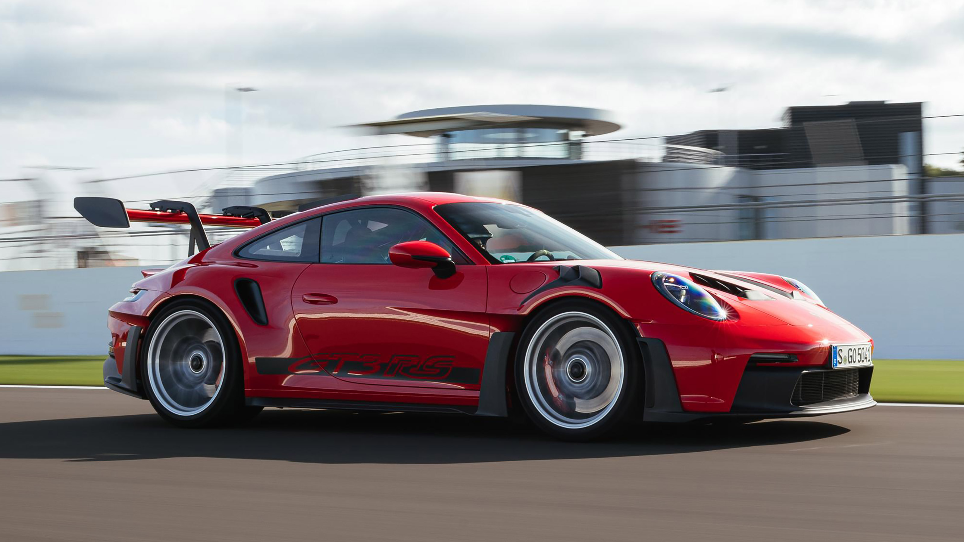 Porsche 911 GT3 RS - front action