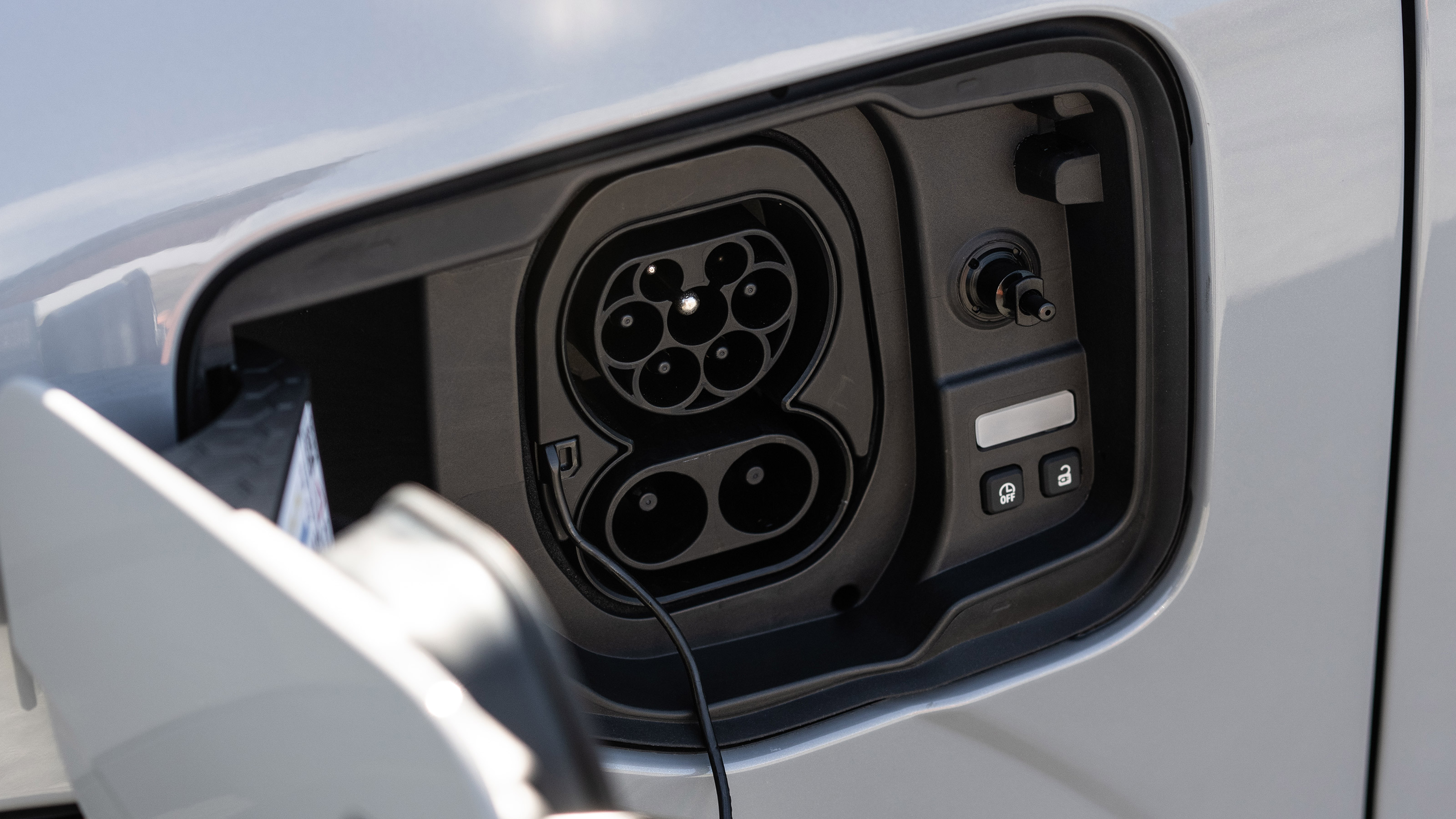 Renault Megane E-Tech - charging port