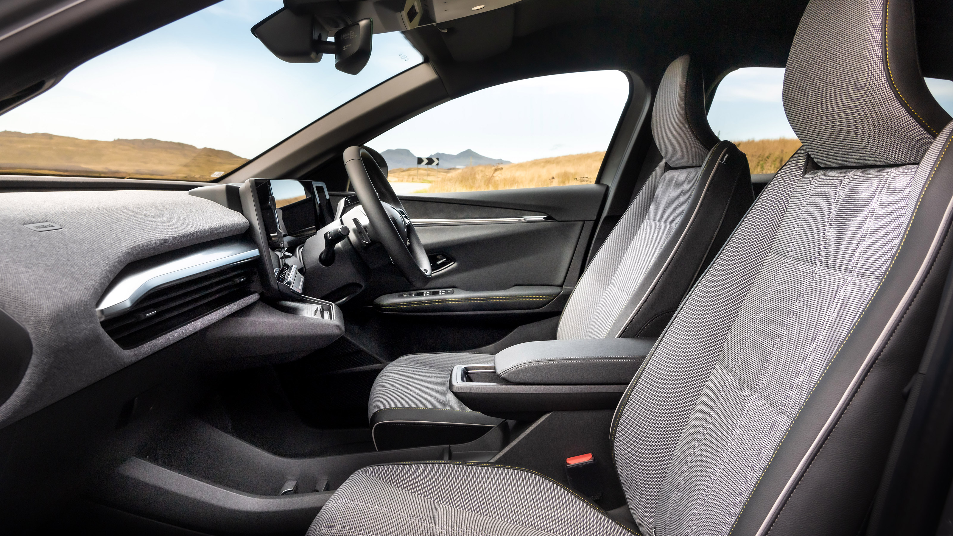 Renault Megane E-Tech - front seats