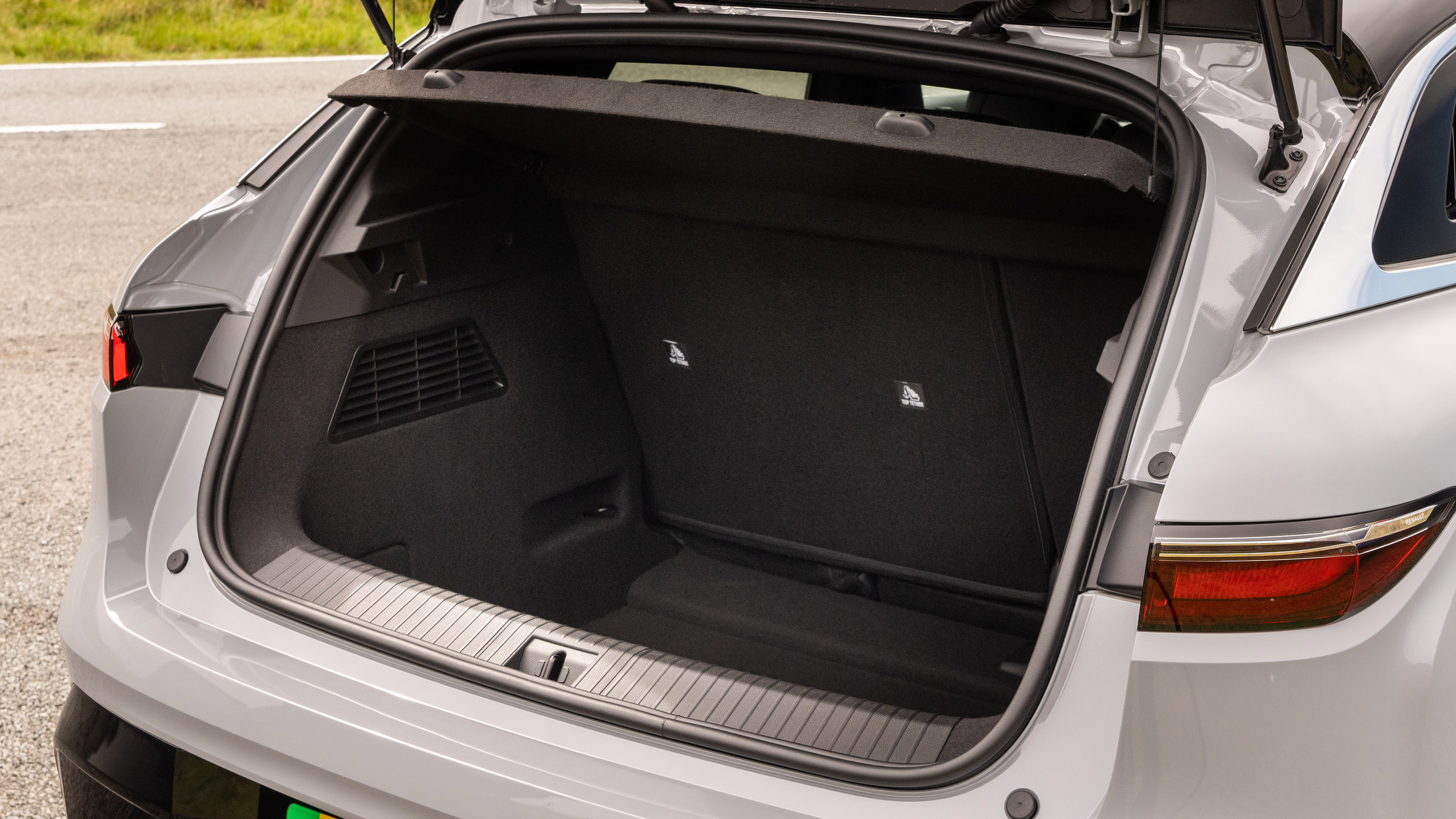 Renault Megane E-Tech - boot