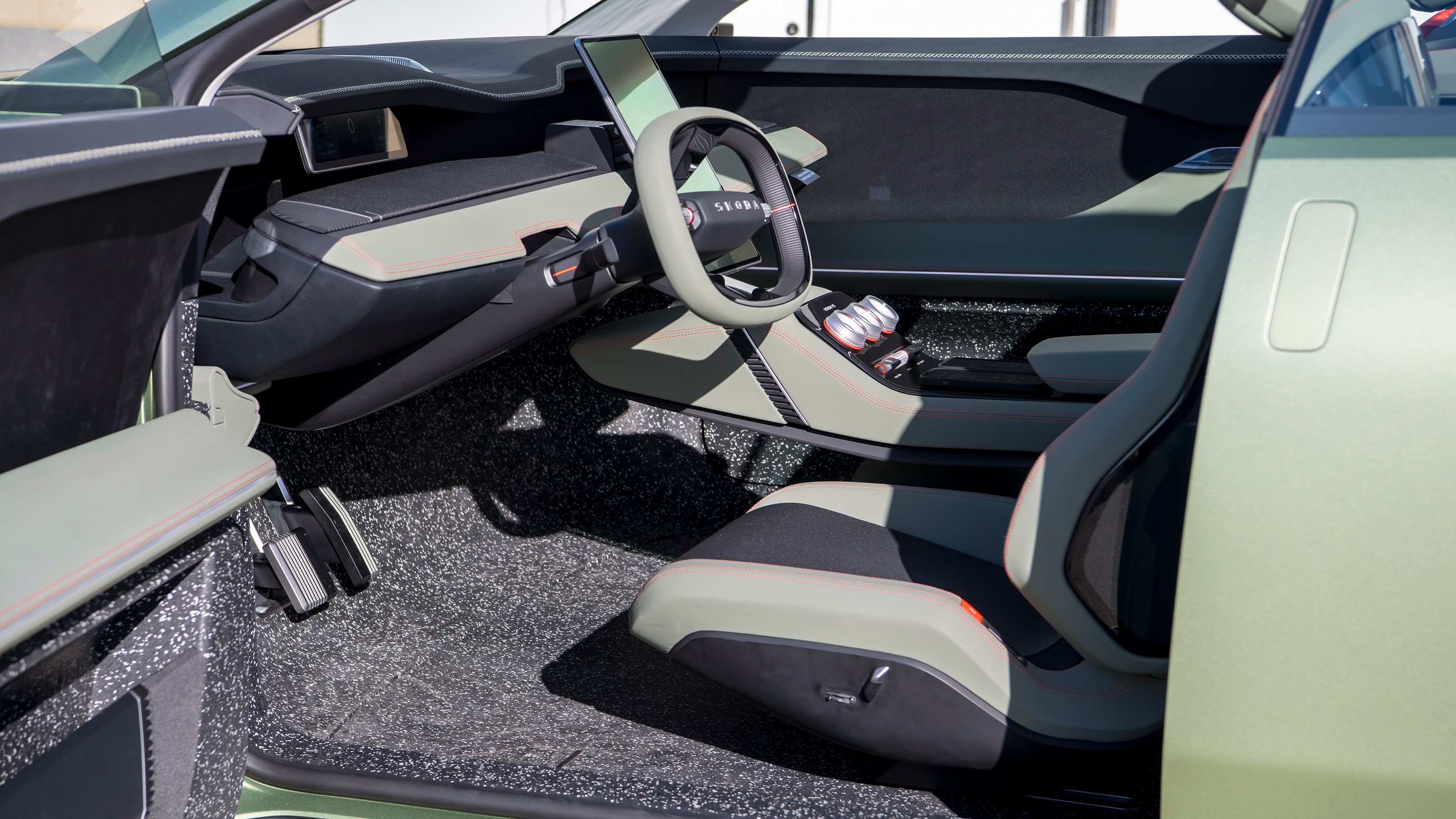 Skoda Vision 7S concept - front seats