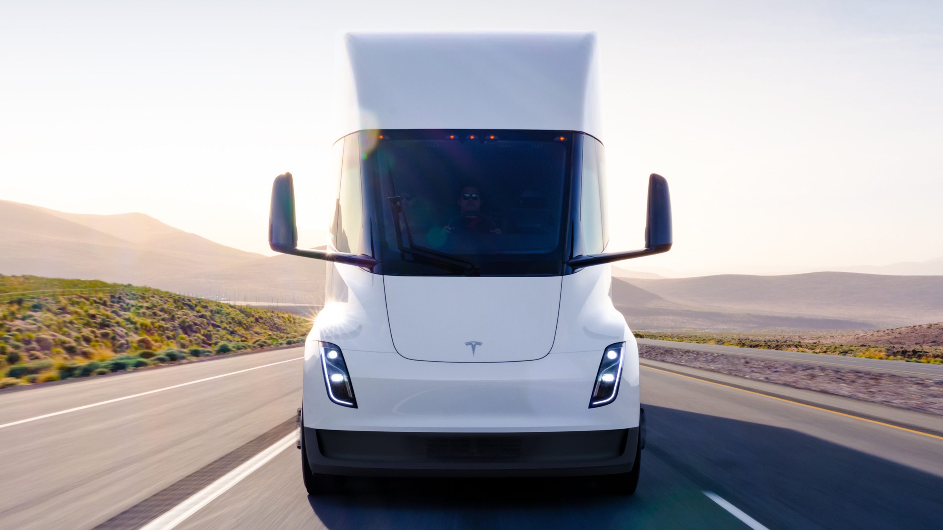 Tesla Semi - front