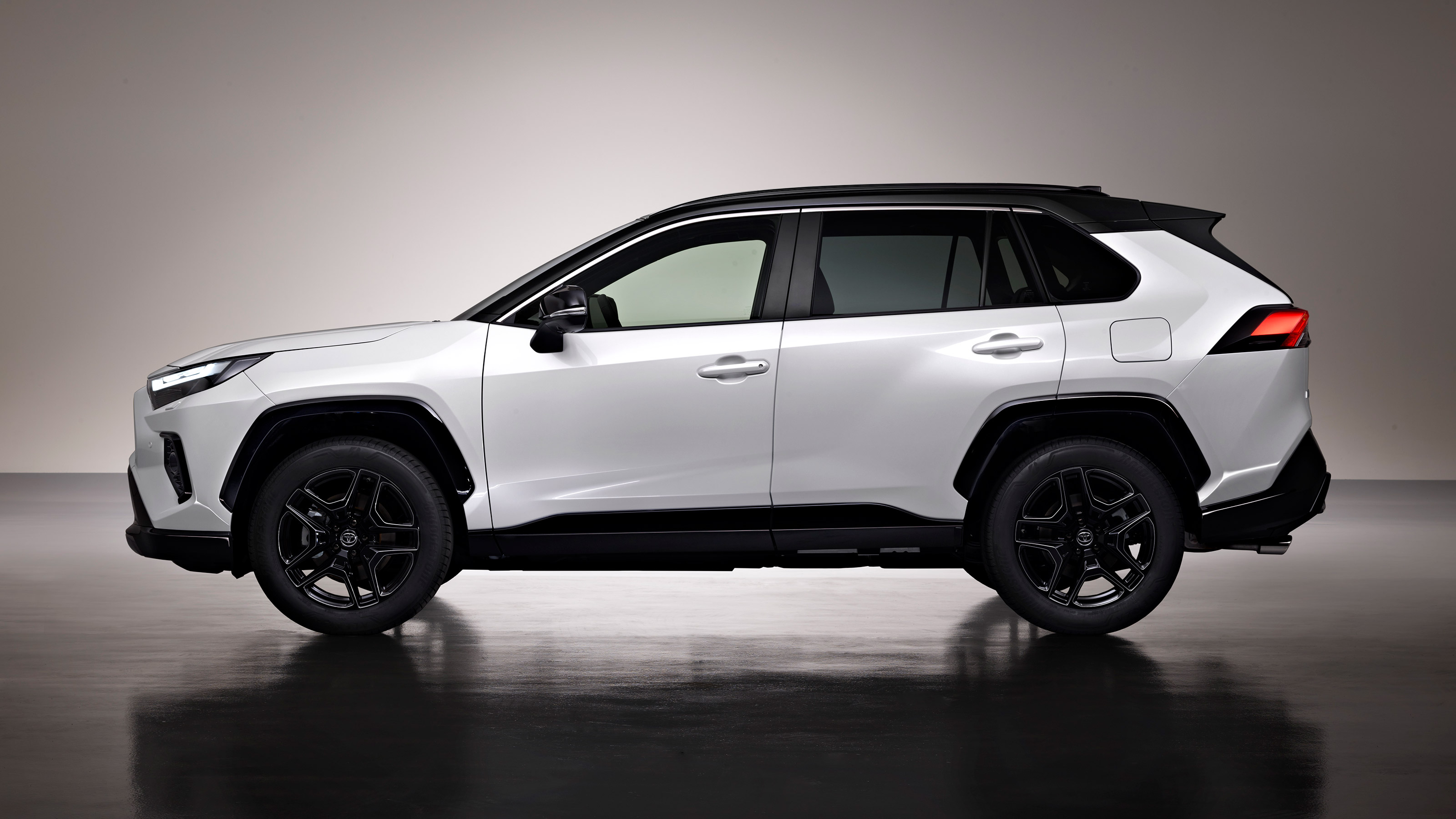 Toyota RAV4 GR Sport - side