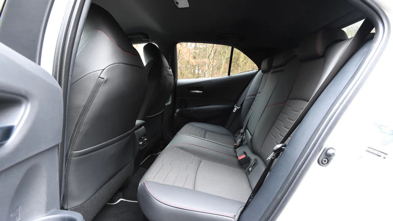 Used Toyota Corolla - rear seats