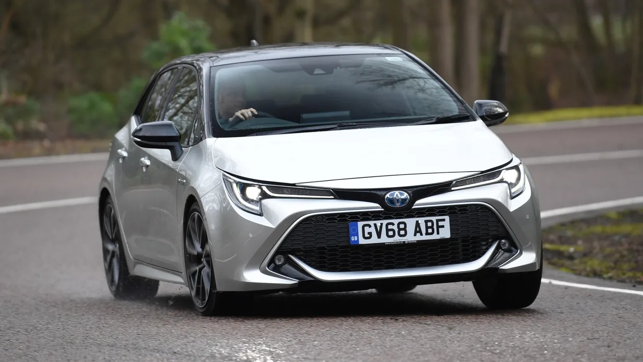 Used Toyota Corolla - front cornering
