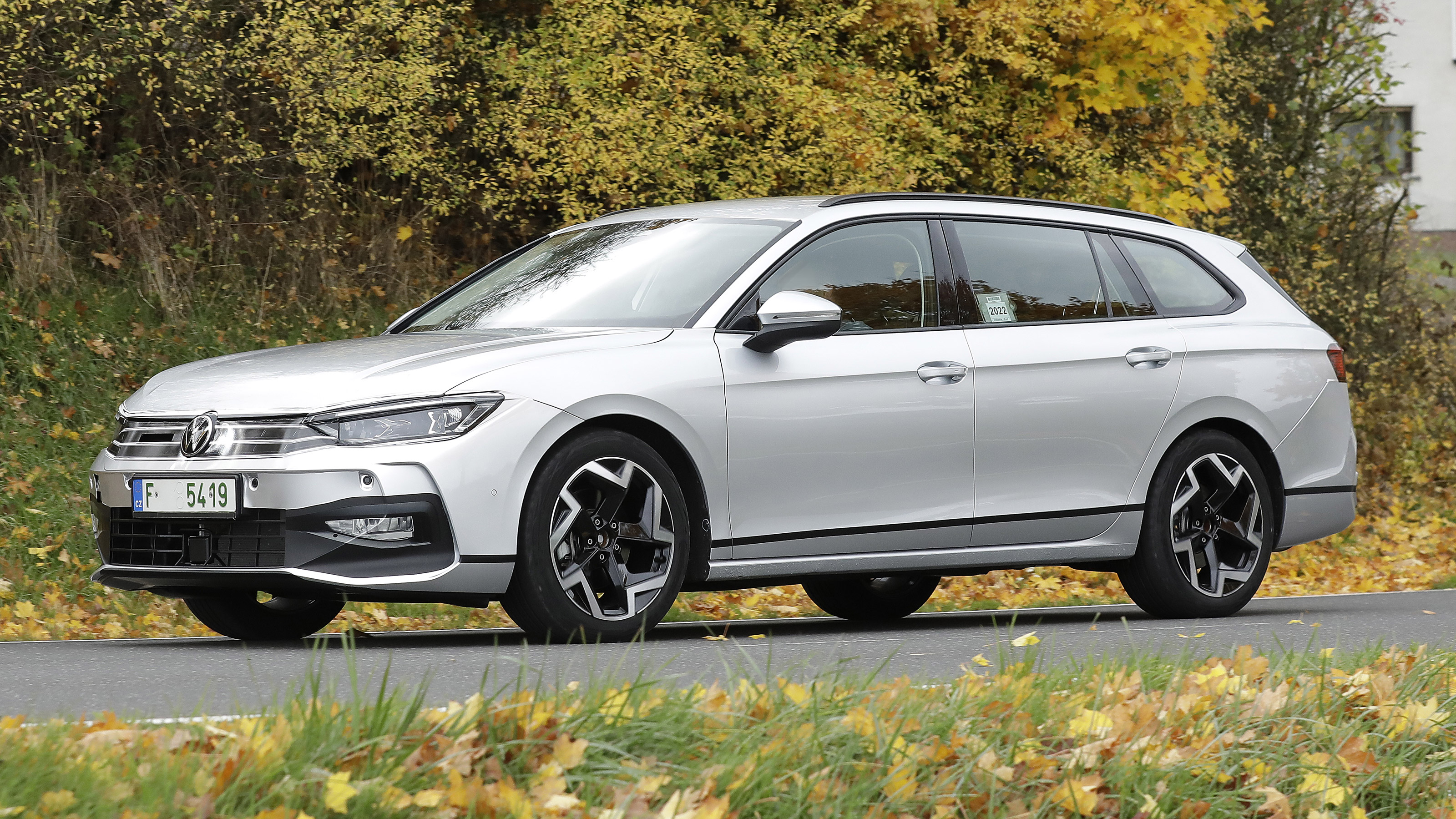 Volkswagen Passat spyshot 3