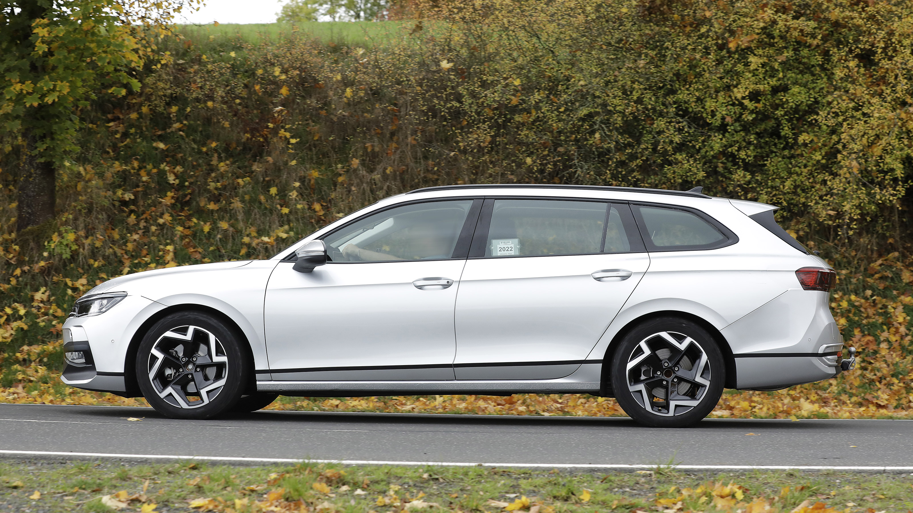Volkswagen Passat spyshot 4