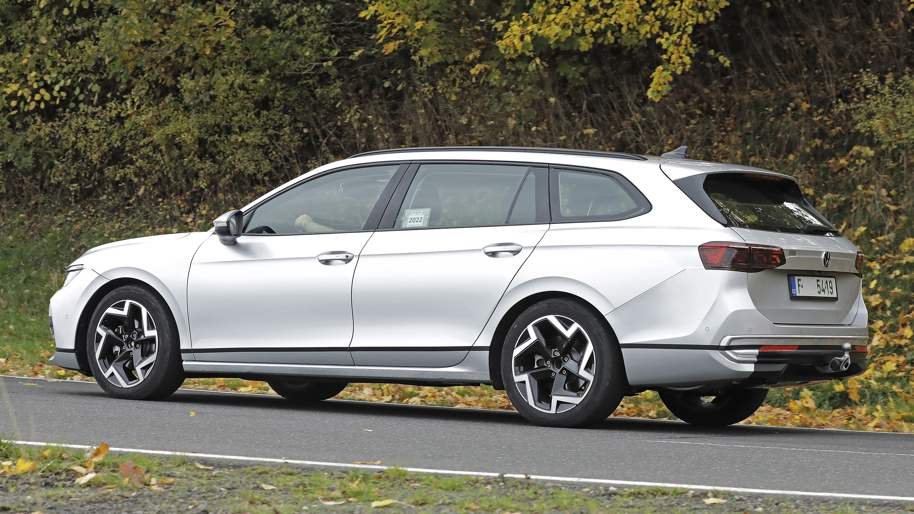 Volkswagen Passat spyshot 6