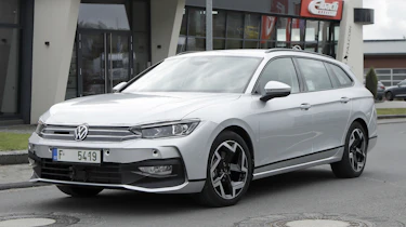 Volkswagen Passat spyshot 8