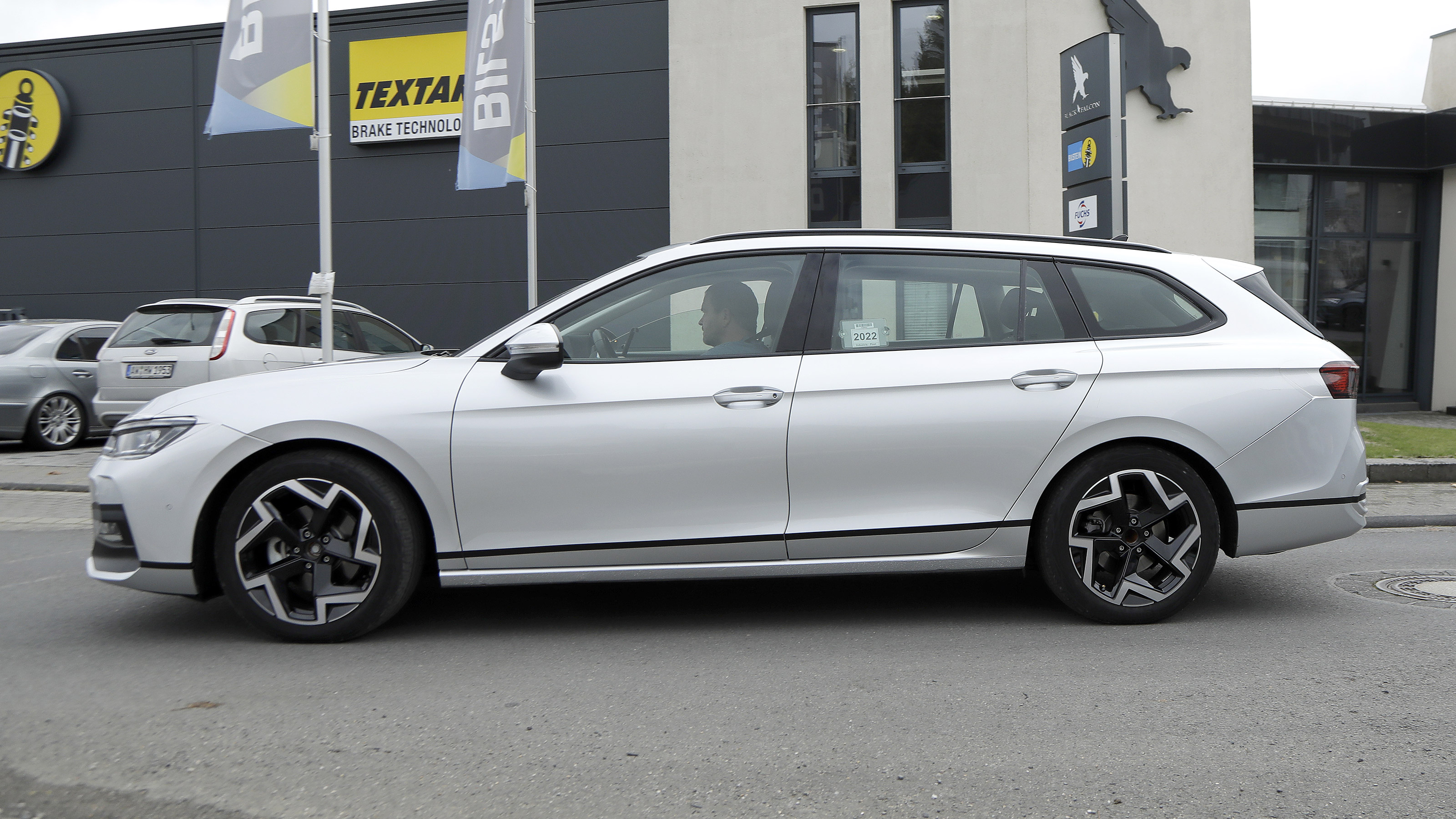 Volkswagen Passat spyshot 9