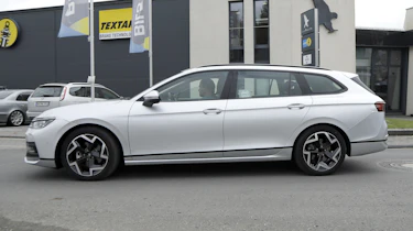 Volkswagen Passat spyshot 9