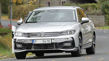 Volkswagen Passat spyshot 1