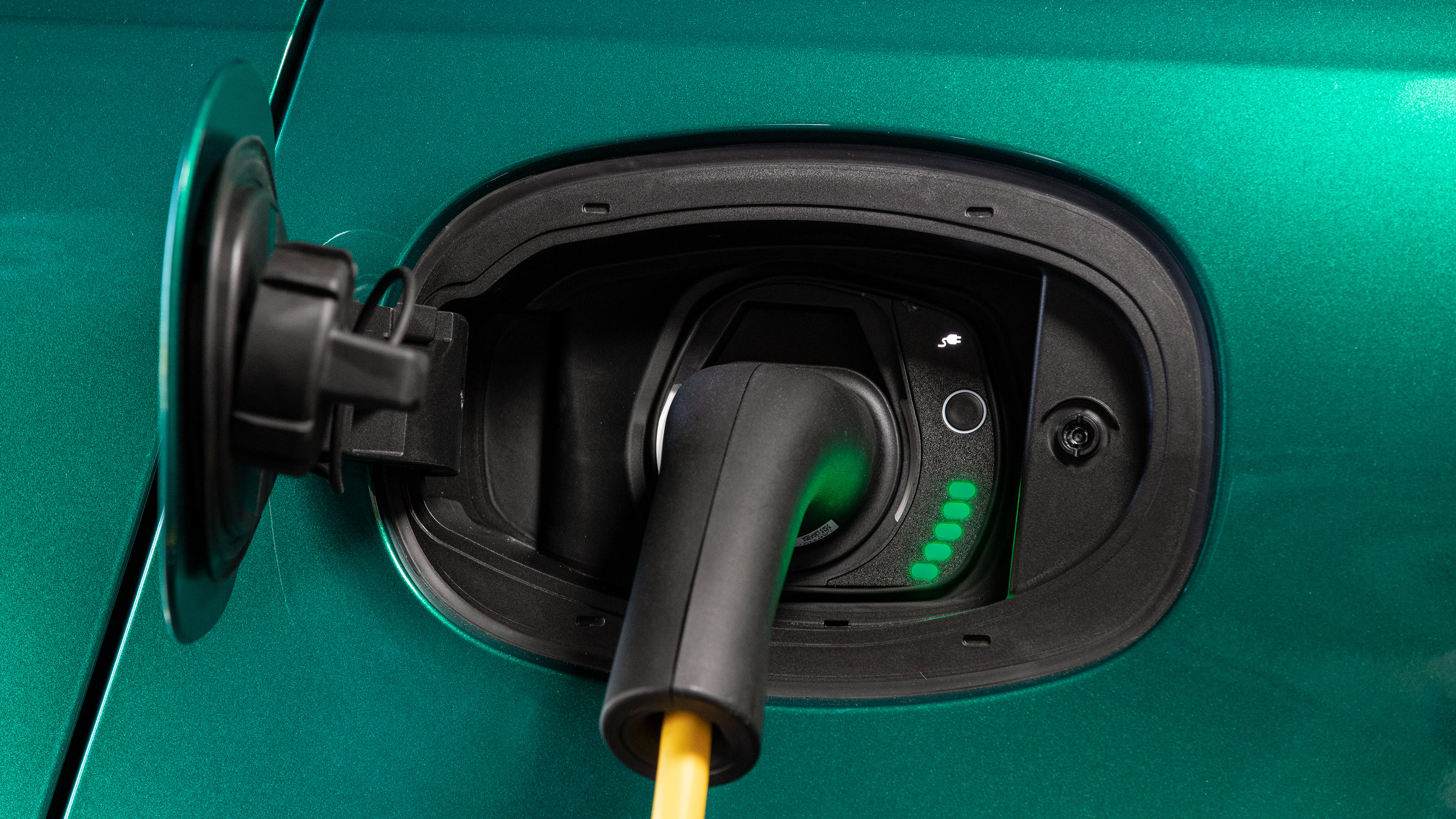 Alfa Romeo Tonale PHEV - charging