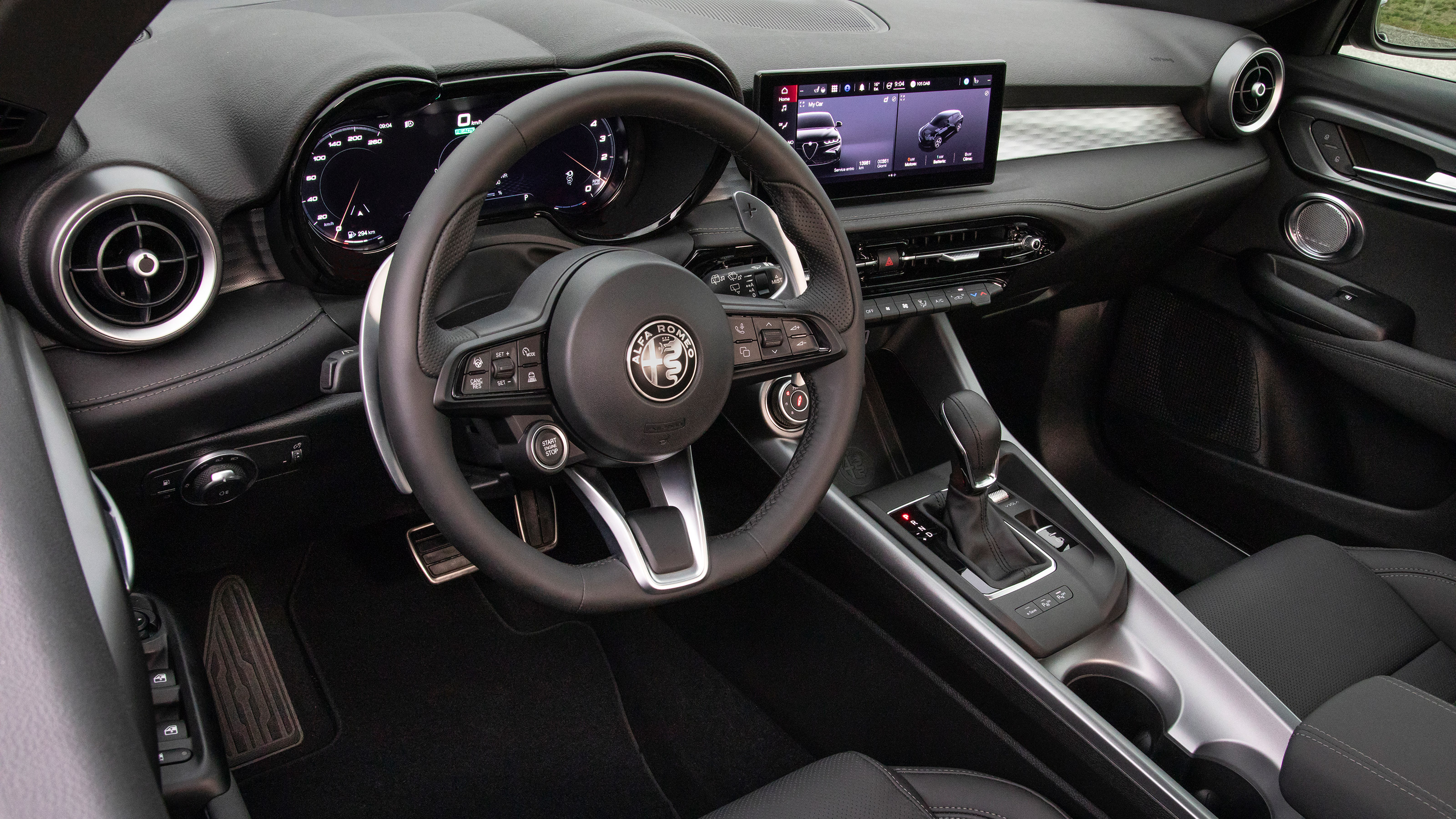 Alfa Romeo Tonale PHEV - cabin